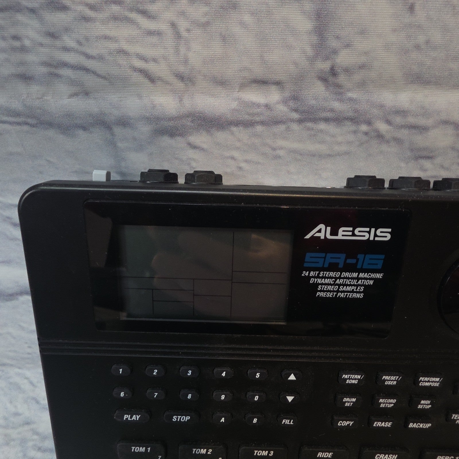 Alesis SR-16 Drum Machine Electric Drum Machine