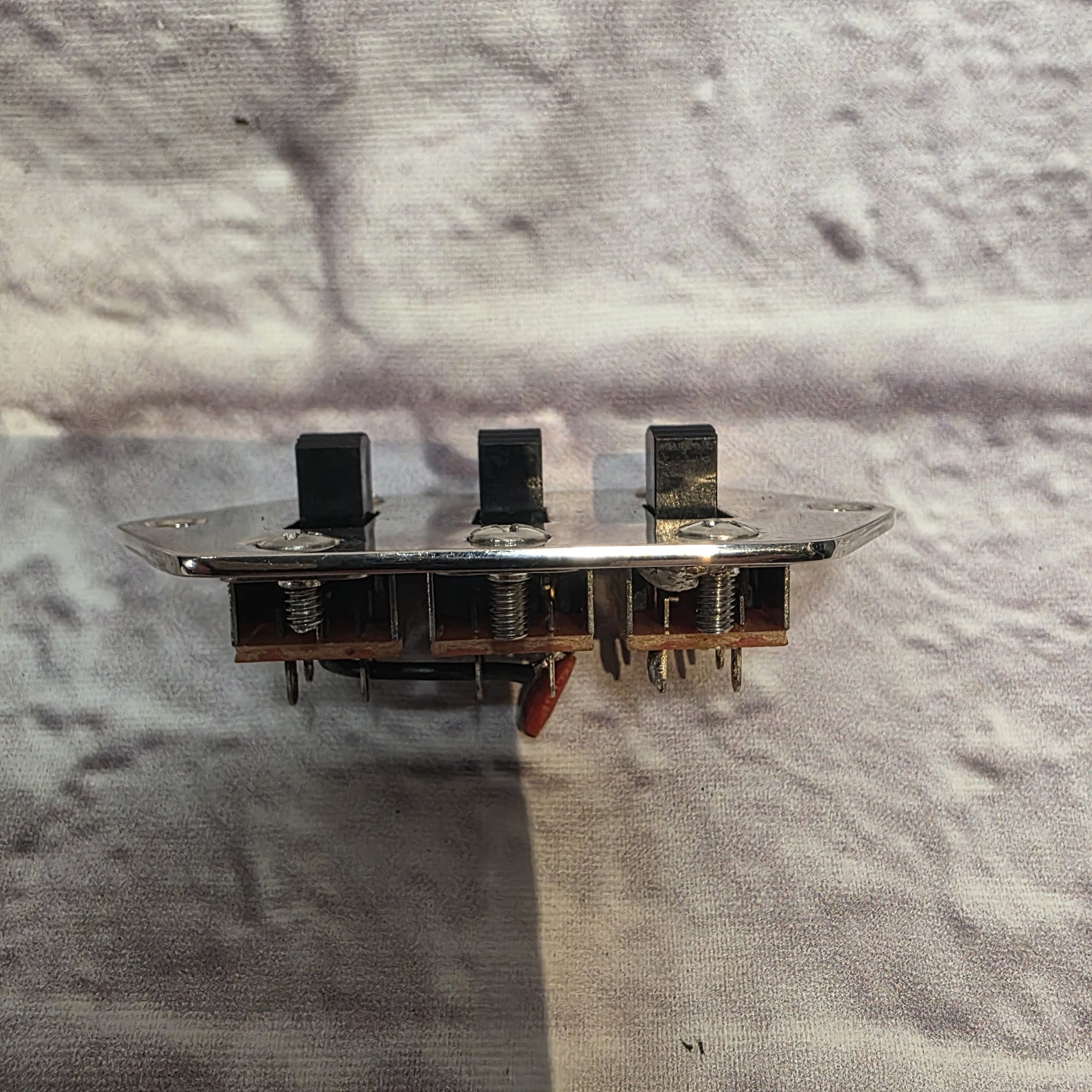 Fender 1960s-styled Jaguar 3-Way Switch Plate -  Electric Guitar Part
