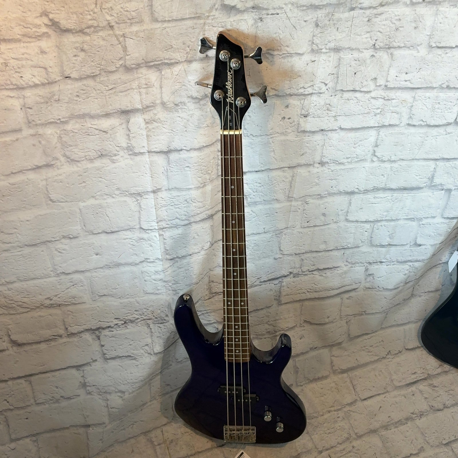 Washburn  XB-100   4 String Bass Guitar