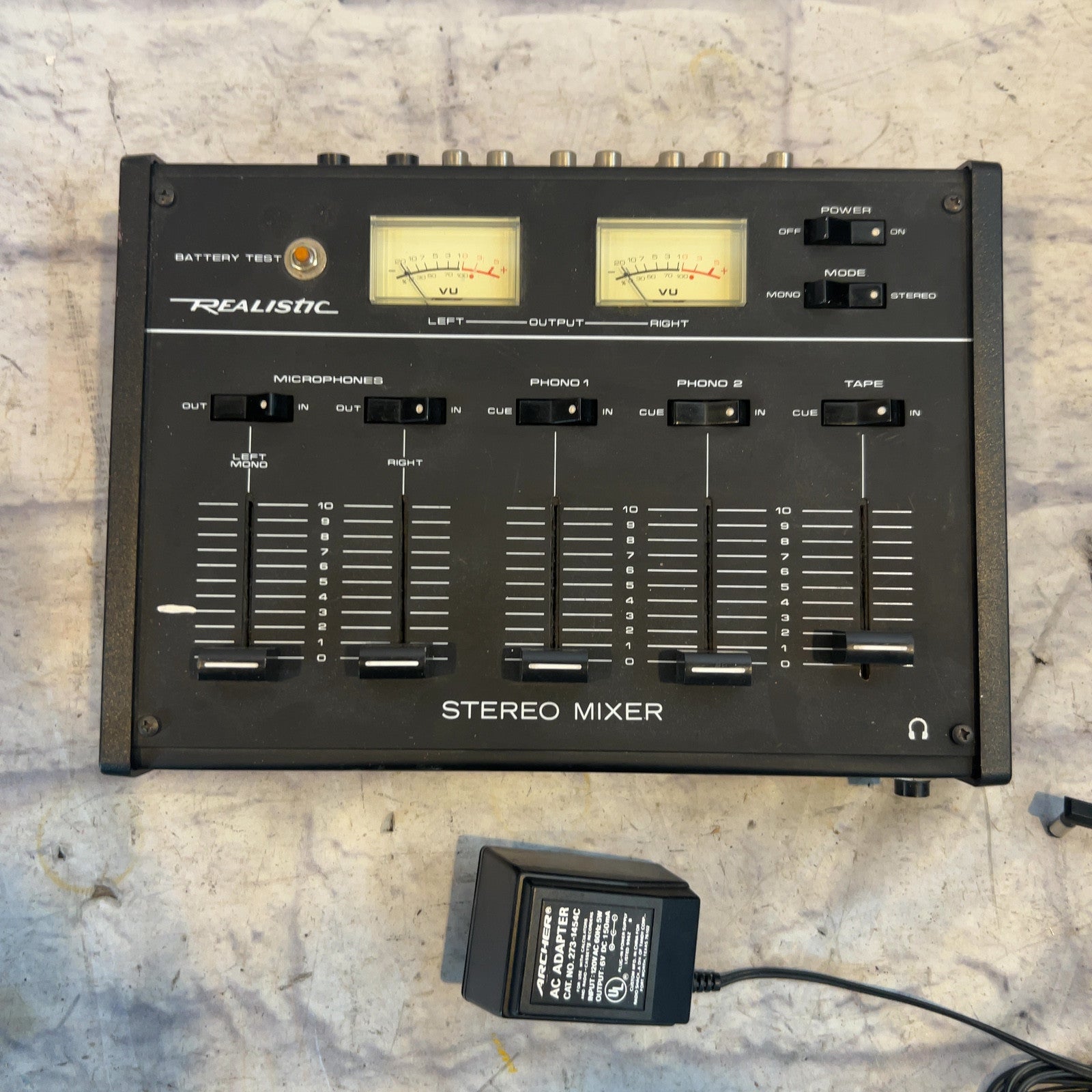 Realistic Stereo 5 Channel mixer Mixer