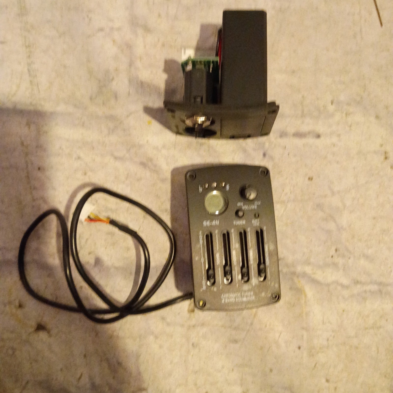 Unknown SE-4N Guitar Pickup 4 Bands EQ Preamp Tuner Parts