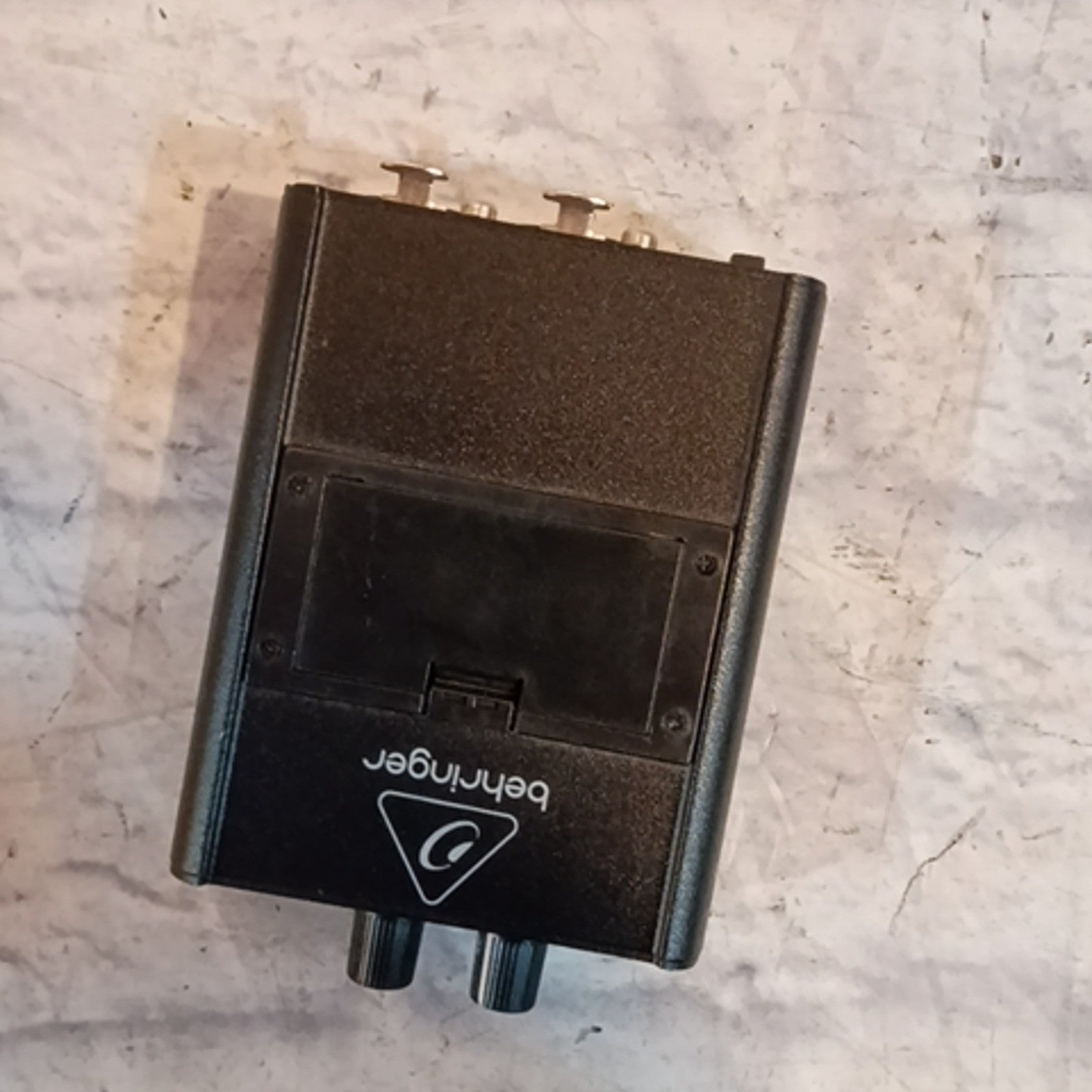 Behringer P1 Headphone Amp