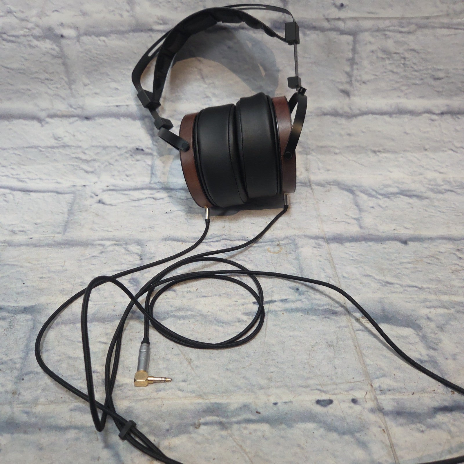 Monoprice Monolith m1060 Home Audio Headphones