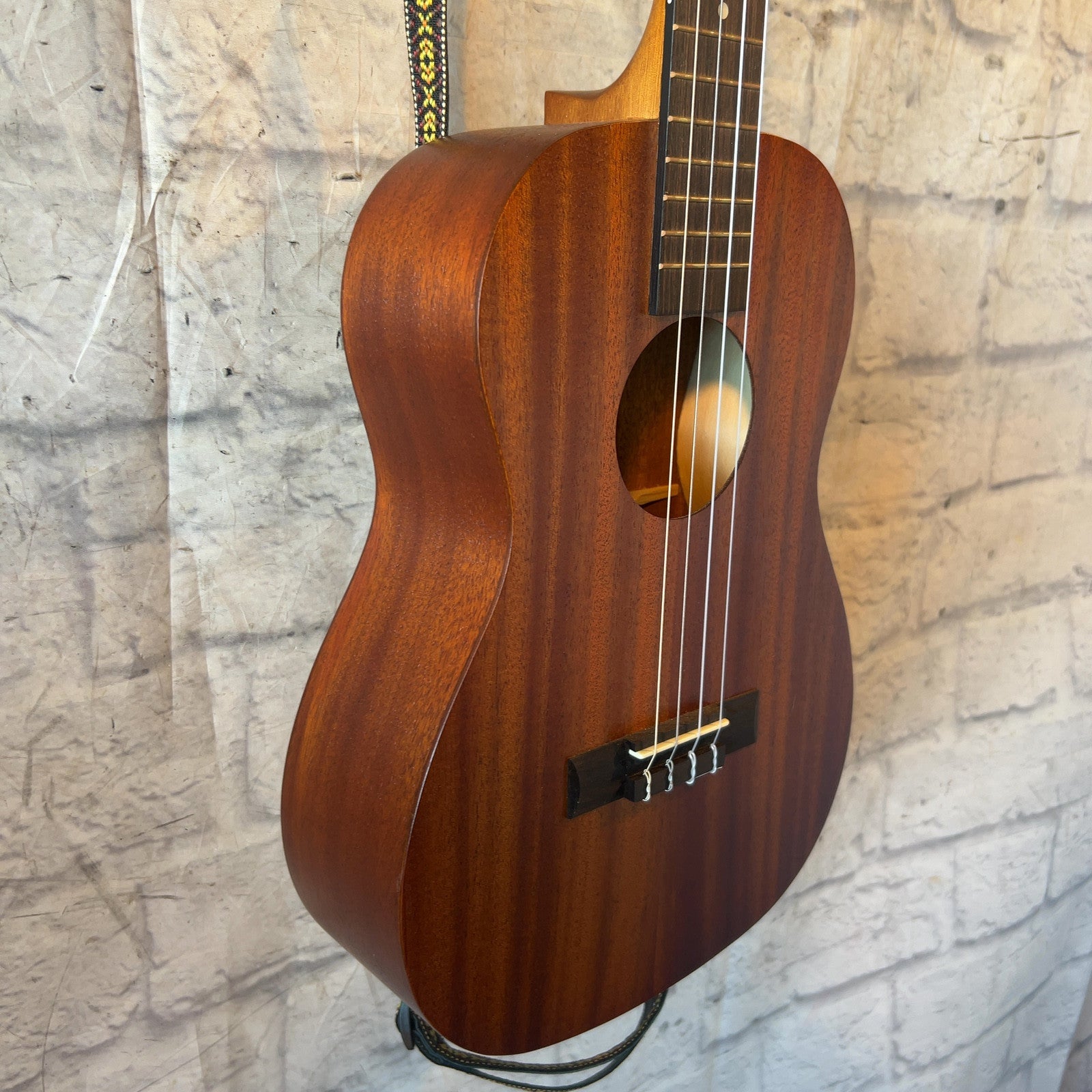 Makala MK-B Baritone Ukulele with Gig Bag Ukuleles