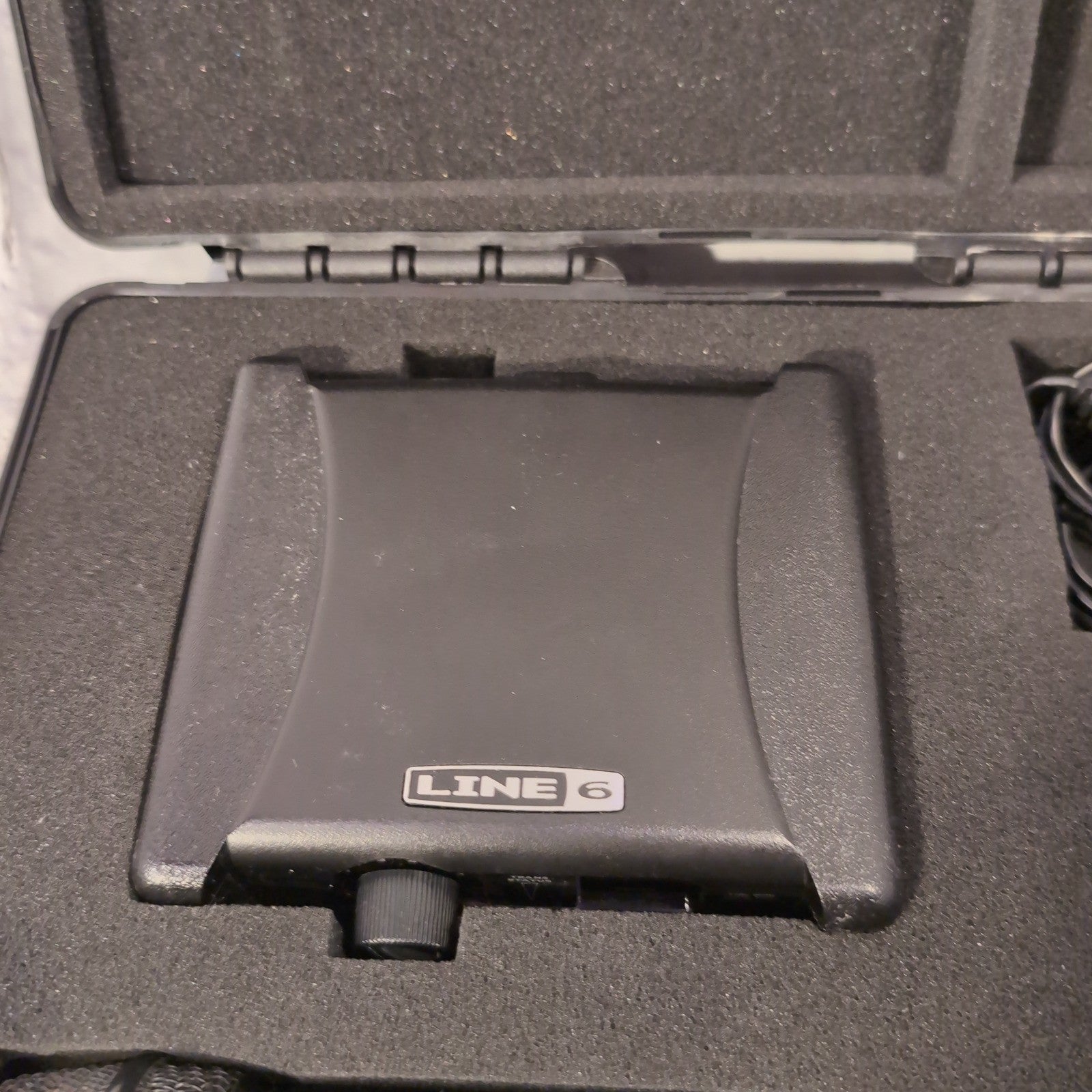 Line 6 XD-V30 Wireless Microphone System