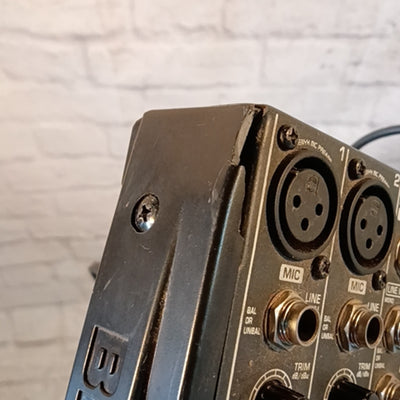 Behringer Xenyx1002 Powered Mixer