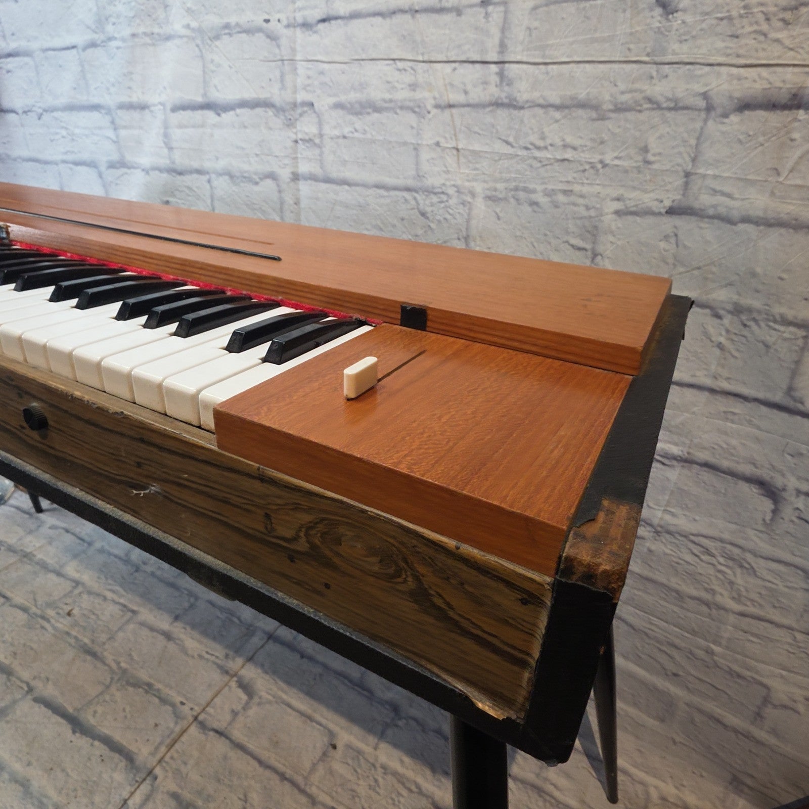 Hohner Clavinet D6 Analog Synth