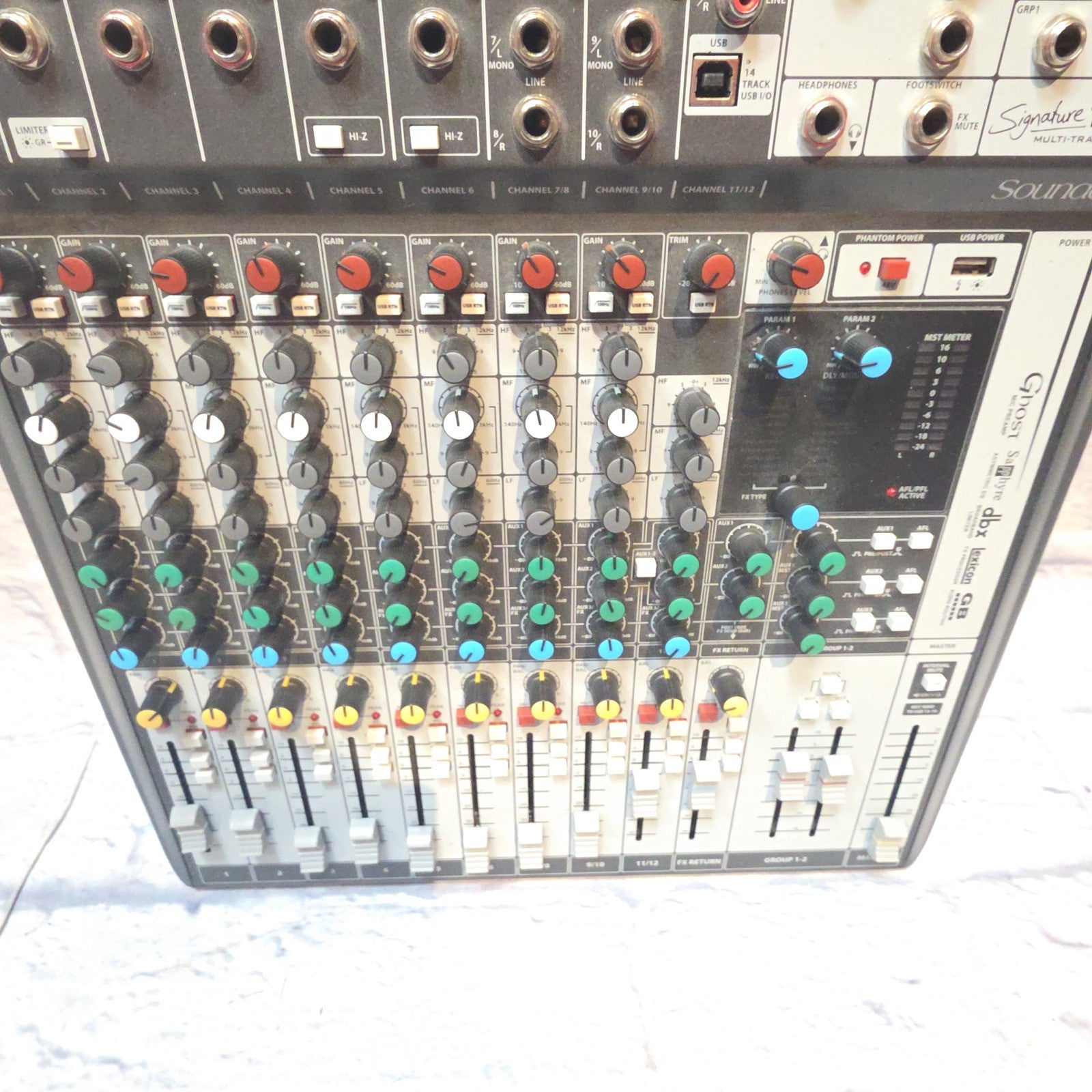 Soundcraft Signature 12 Mixer