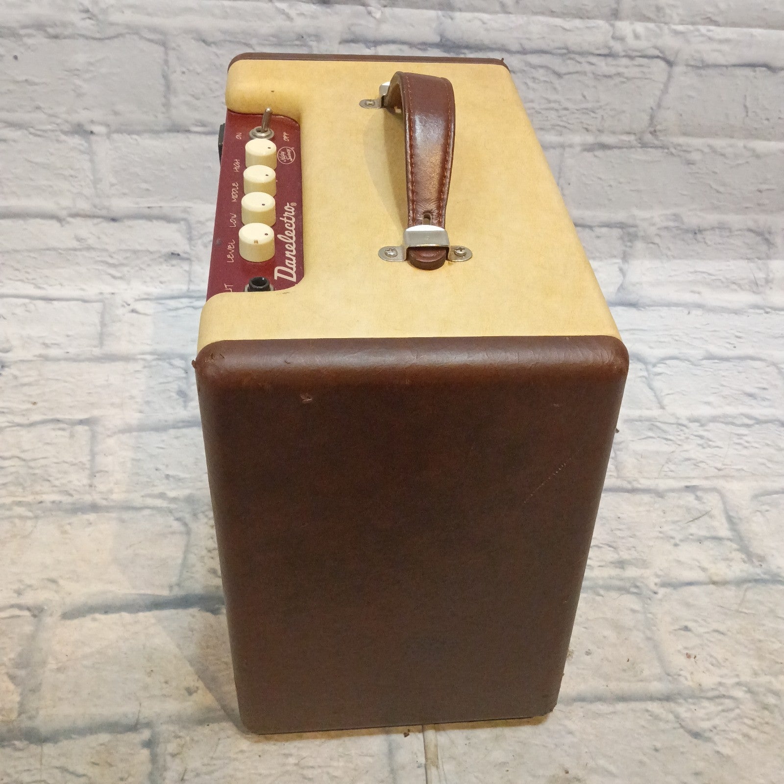 Danelectro Nifty Seventy Guitar Combo Amp