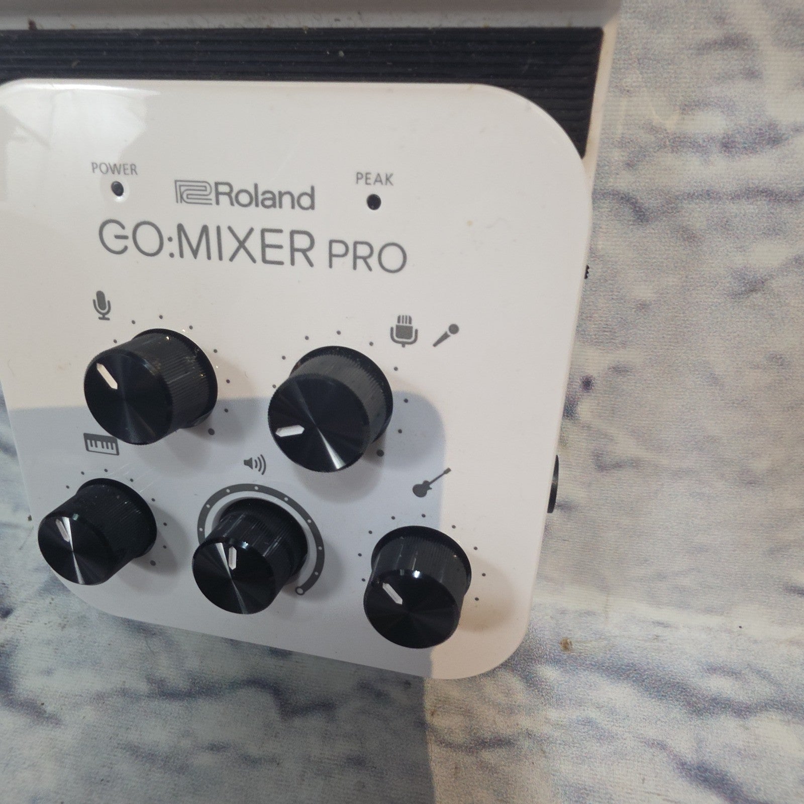 Roland Go: Mixer Pro Mixer