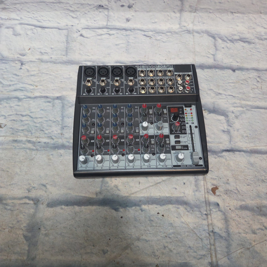 Behringer XENITH 1202FX Mixer