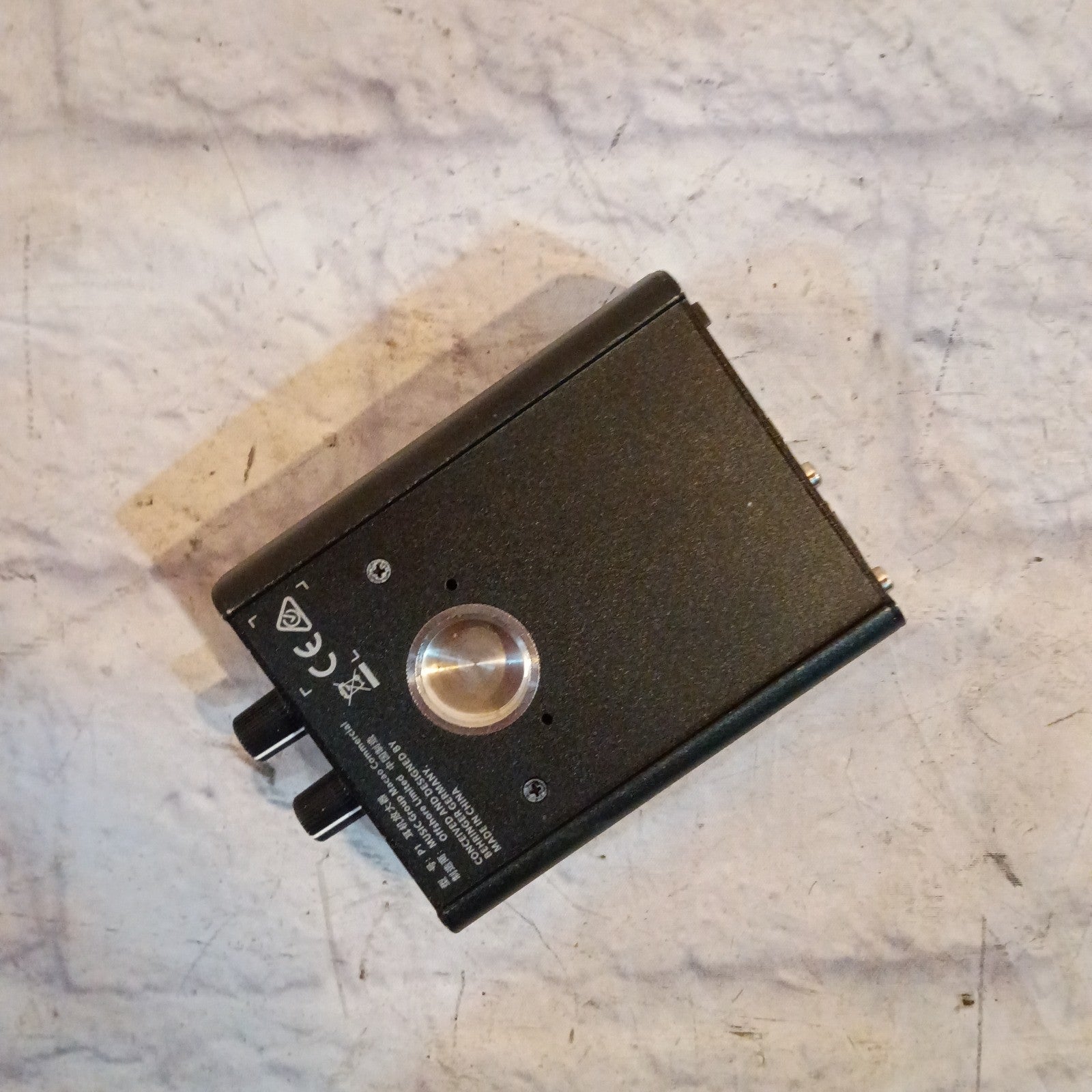 Behringer P1 Headphone Amp