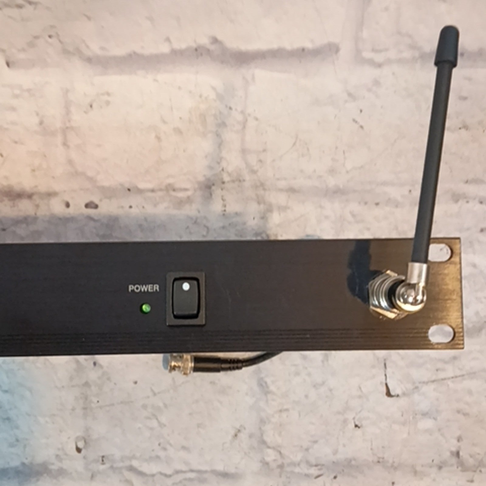 Shure WA405 Wireless Antenna/Power Distribution 169-230 Mhz  VHF
