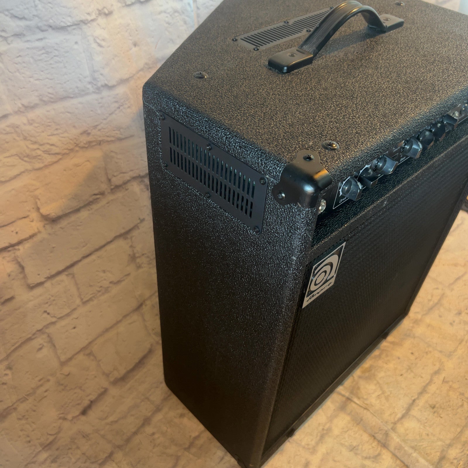 Ampeg BA210 V2 Bass Guitar Combo Amp