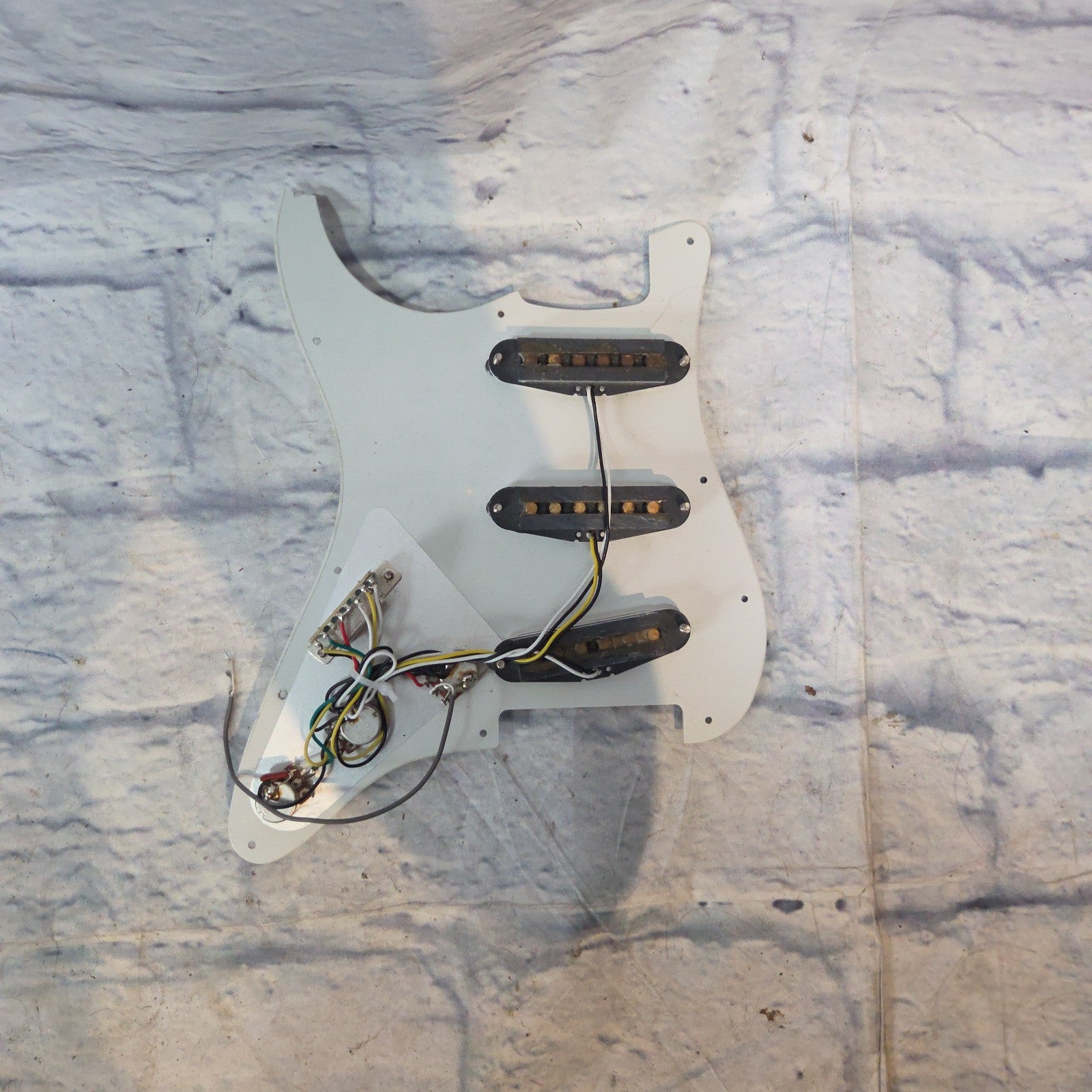 Fender Loaded Stratocaster Pickguard Pickups