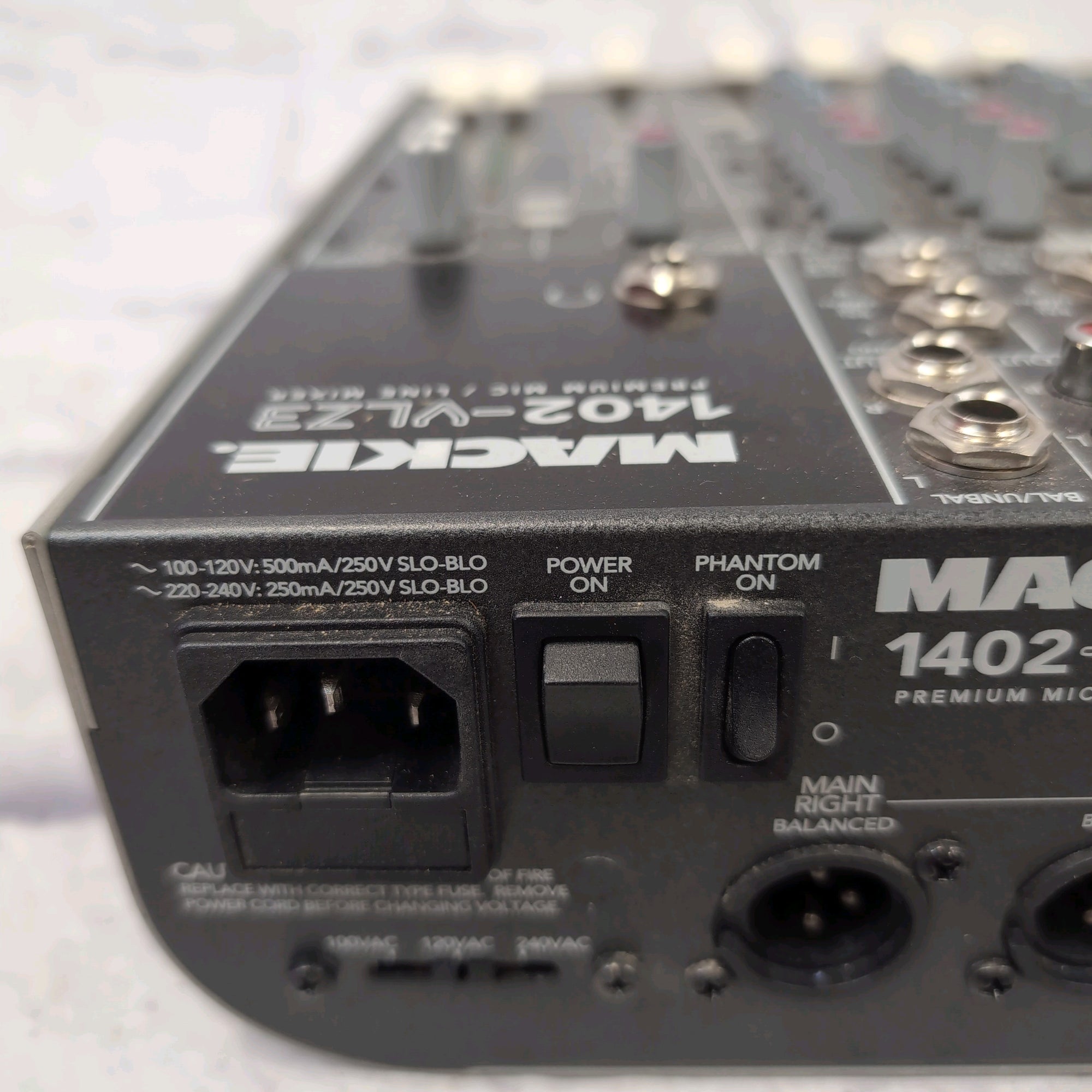 Mackie 1402-VLZ Pro 14-Channel Mic/Line Mixer