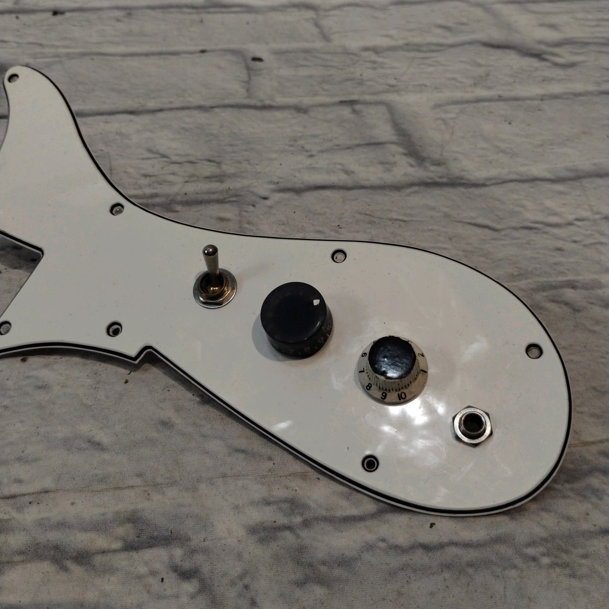 Univox Hi-Flier Pickguard