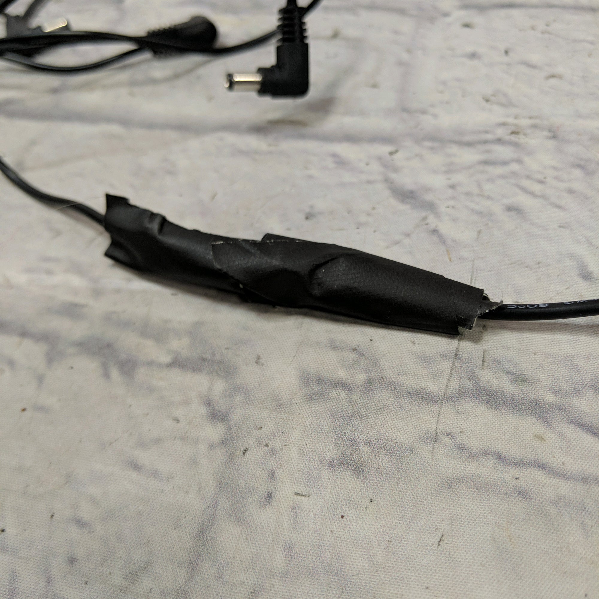 Unknown Power Supply with 5 Daisy Chain