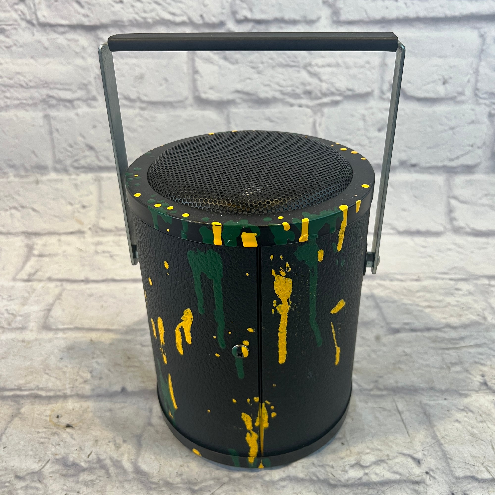 Fender Amp Can 2 Channel 15 Watt Combo Amp with Power Supply.