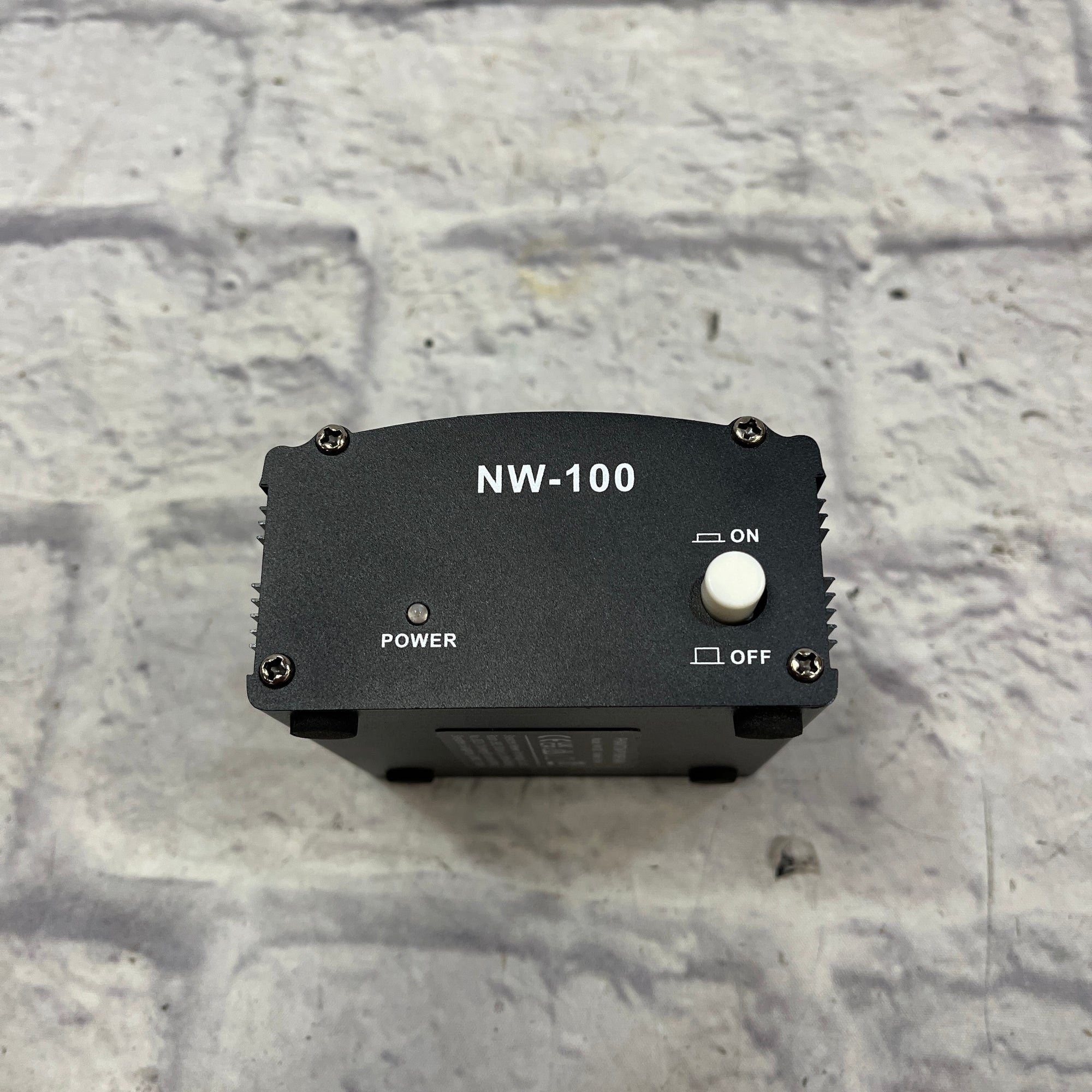 Neewer NW 100 Compact Single-channel 48V Phantom Power Supply