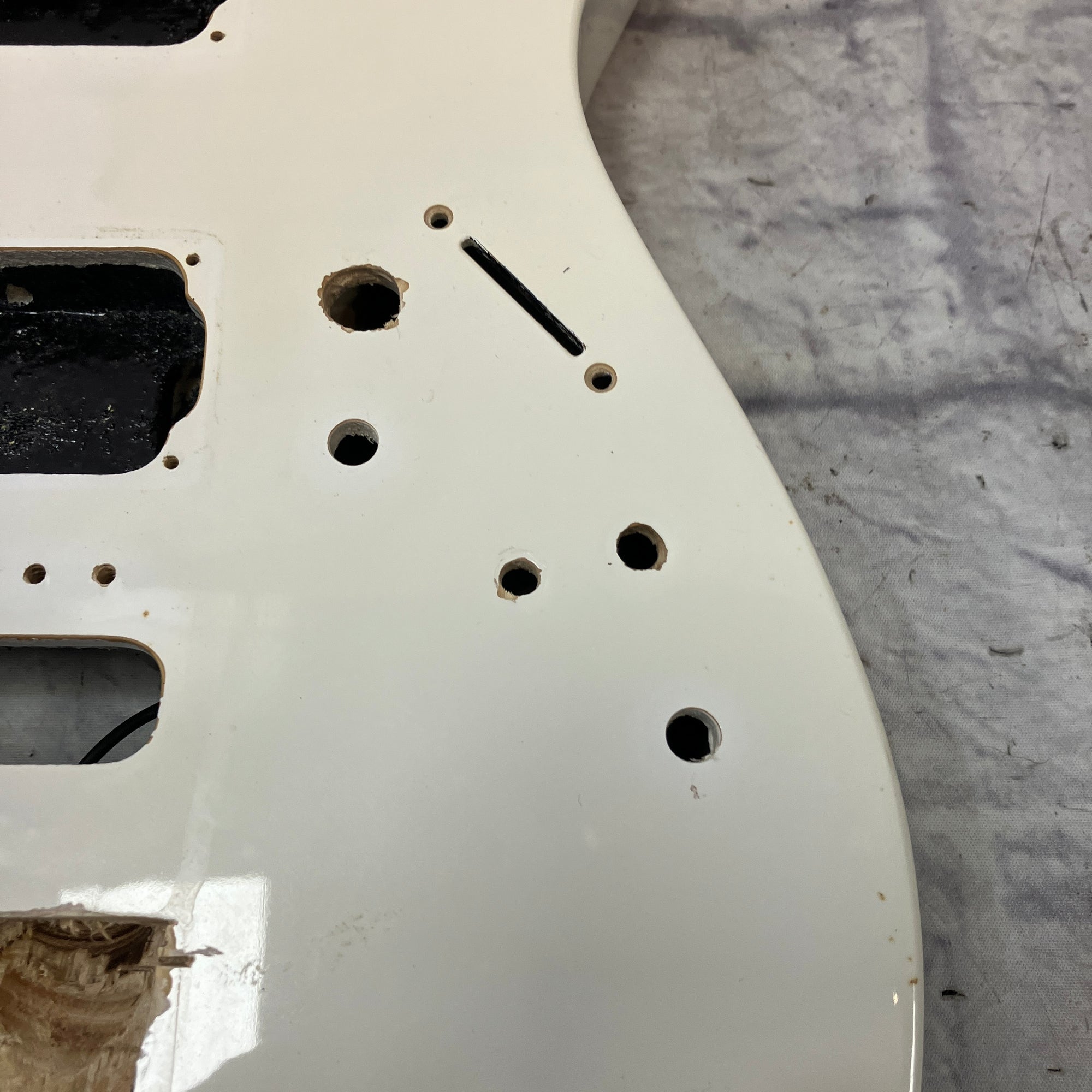 Unknown Cream Stratocaster Styled Electric Guitar Body