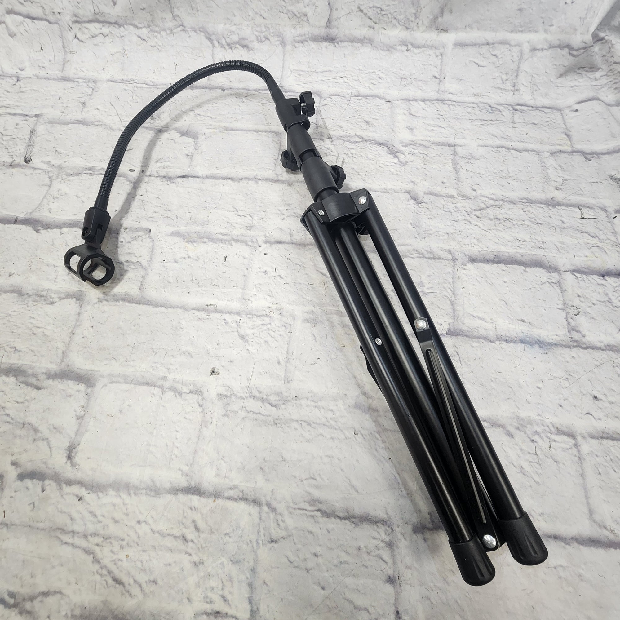 Unknown Gooseneck Microphone Stand with Tripod Base
