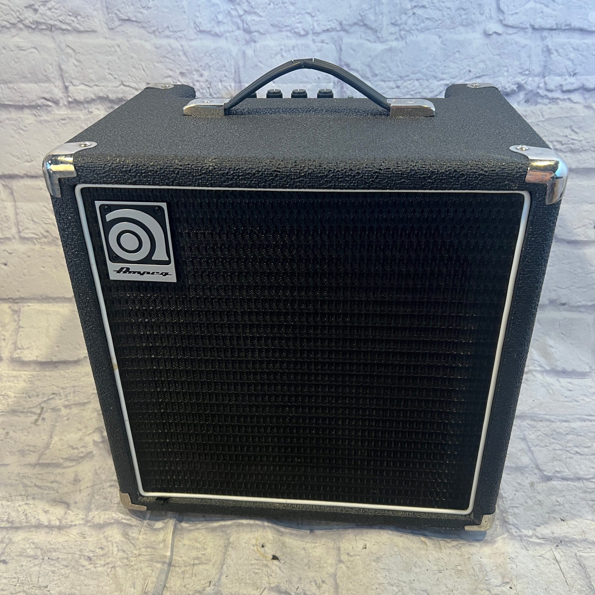 Ampeg BA-108 Bass Combo Amp