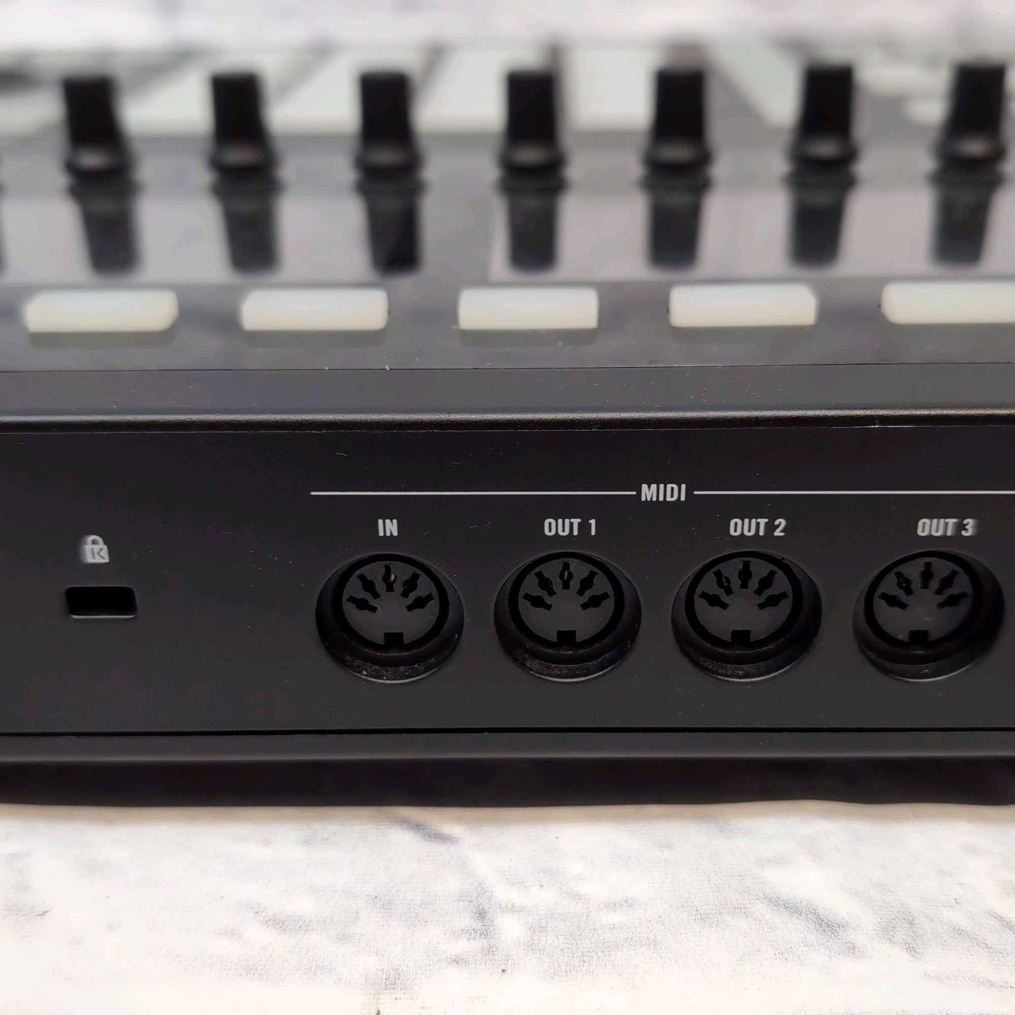 Native Instruments Maschine Studio Black Controller