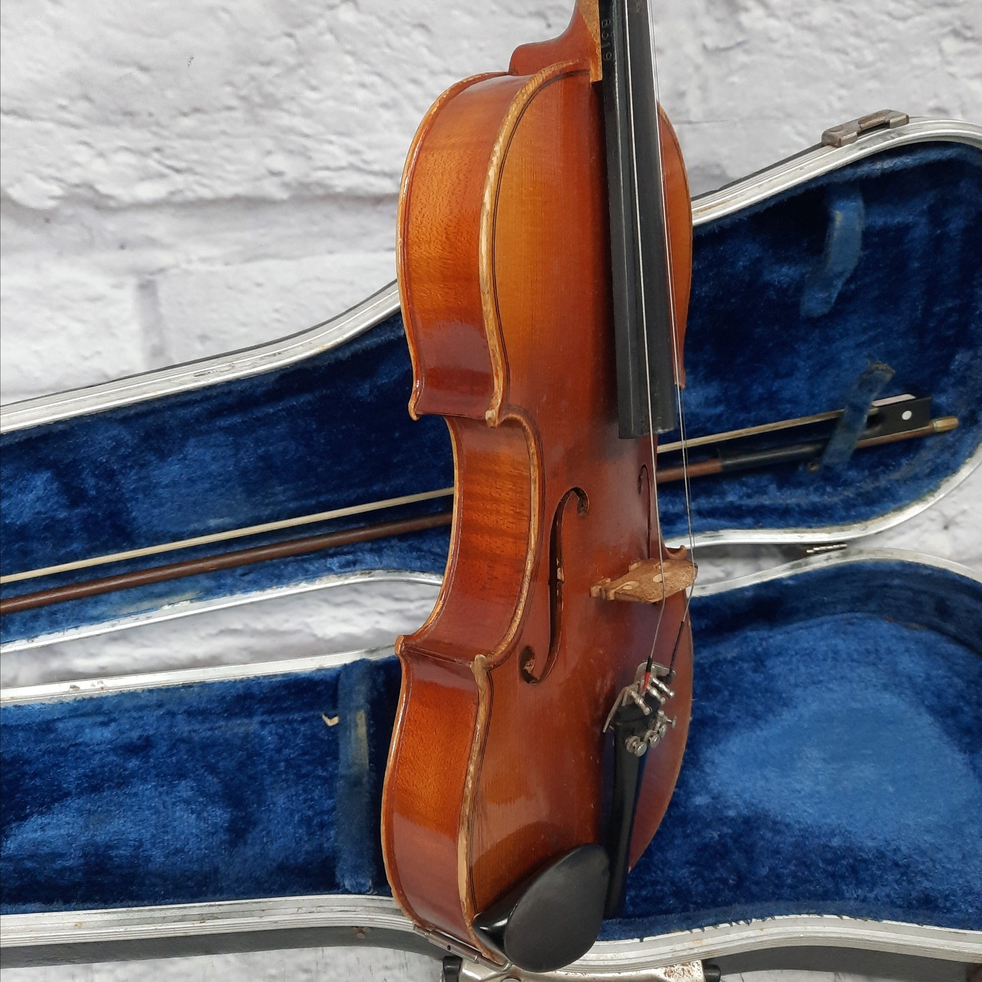 Unbranded 3/4 Violin w/Case and Bow