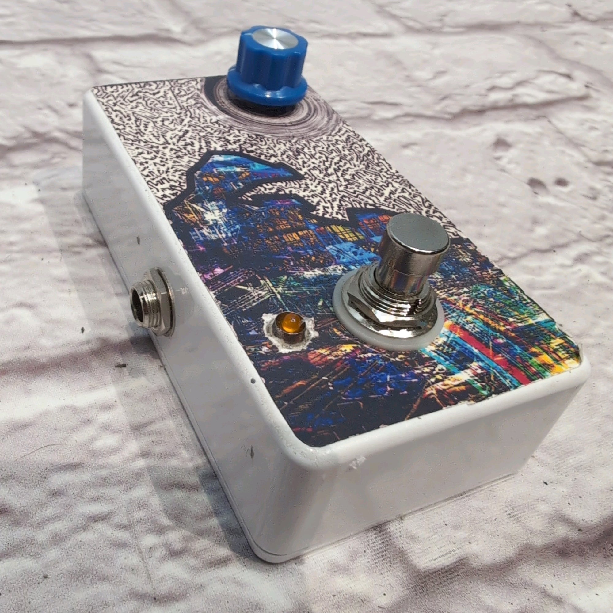 pll pedal WRAA Glitchwave - Analog Monophonic PLL Synth Fuzz Pedal