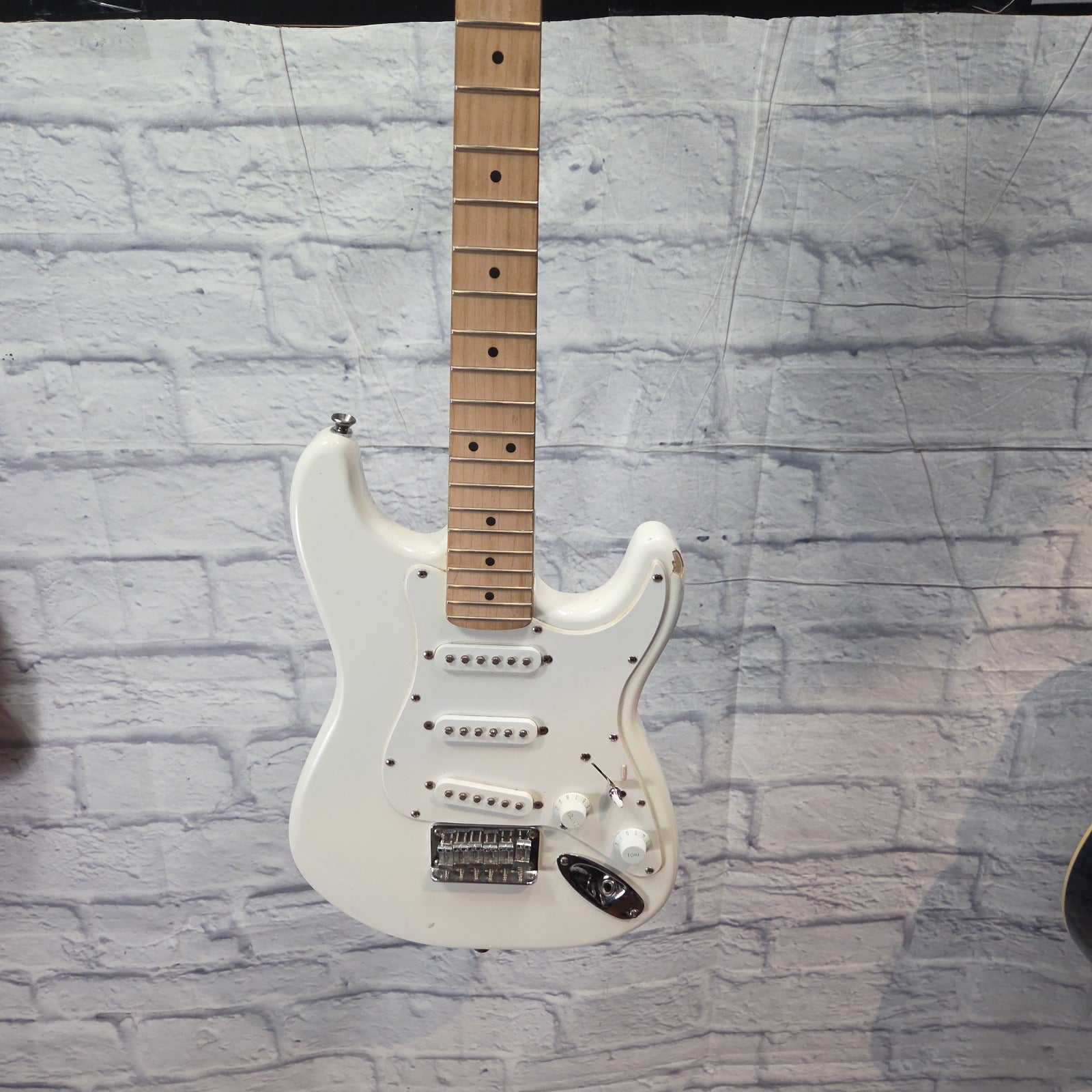 Fender Squier Mini White  Electric Guitar