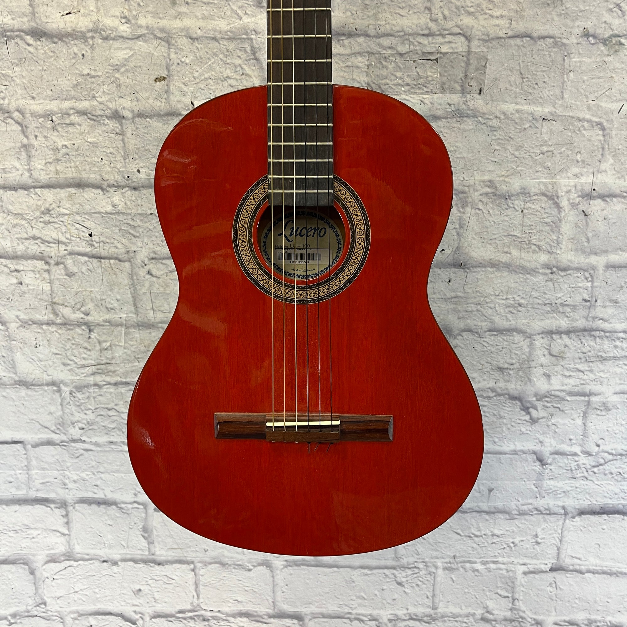 Lucero LC100 Classical Guitar with Gotoh Tuner Upgrade