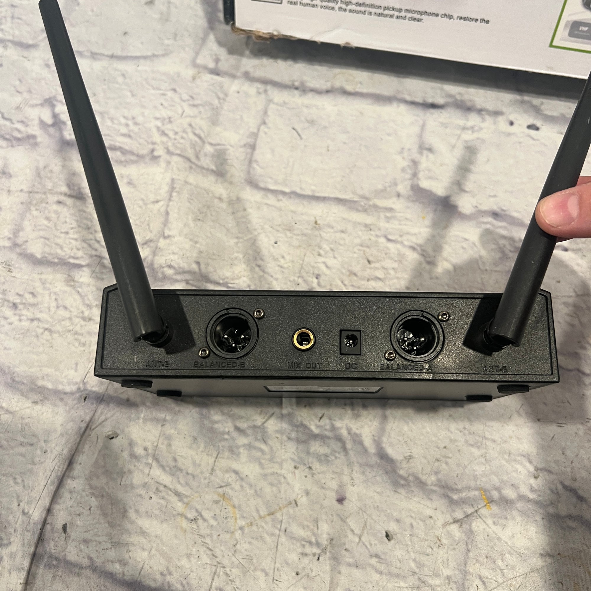 D Debra VM302 Dual Handheld VHF Wireless Microphone Set