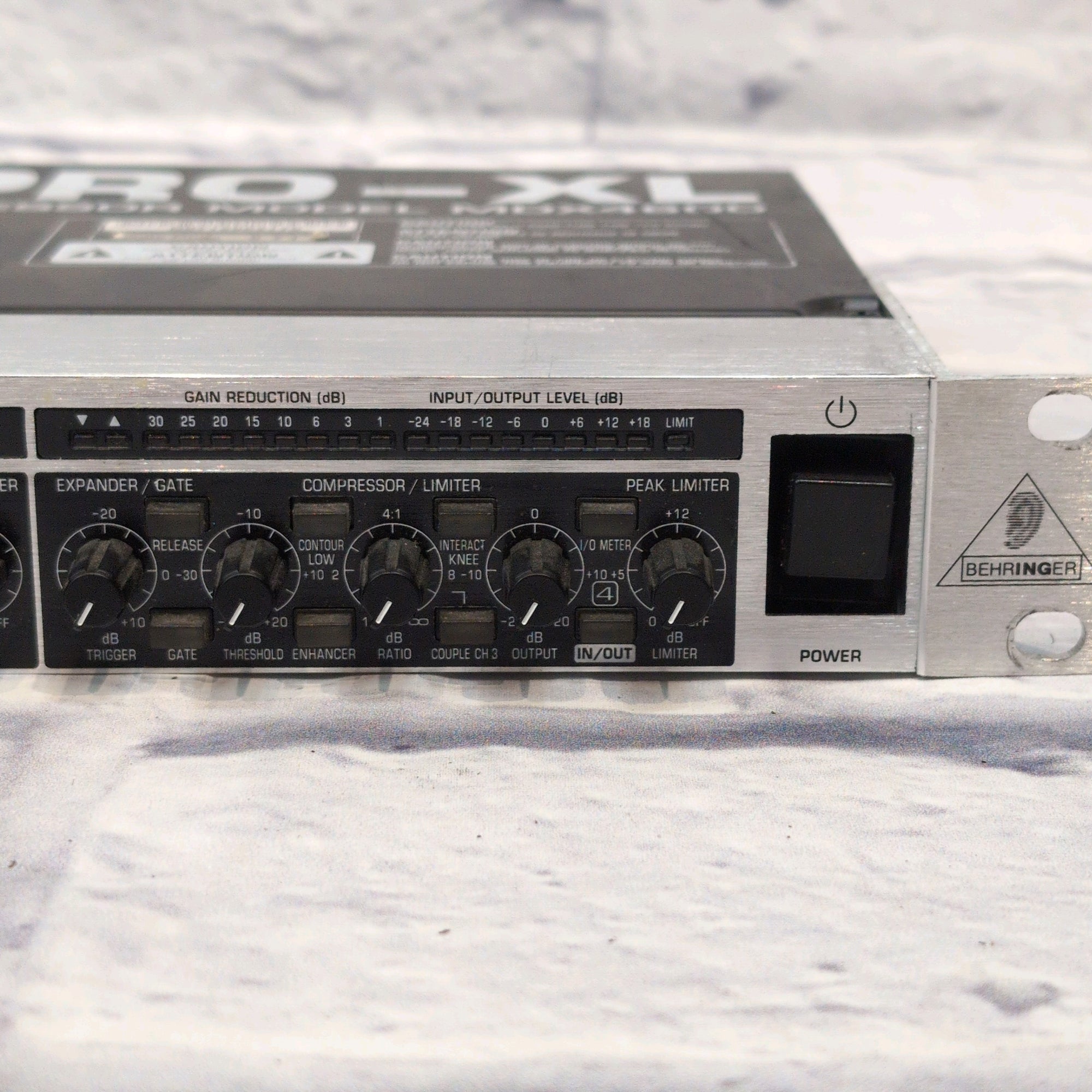 Behringer Rack Compressor Behringer Multicom Pro XL Rack Compressor - Evolution Music