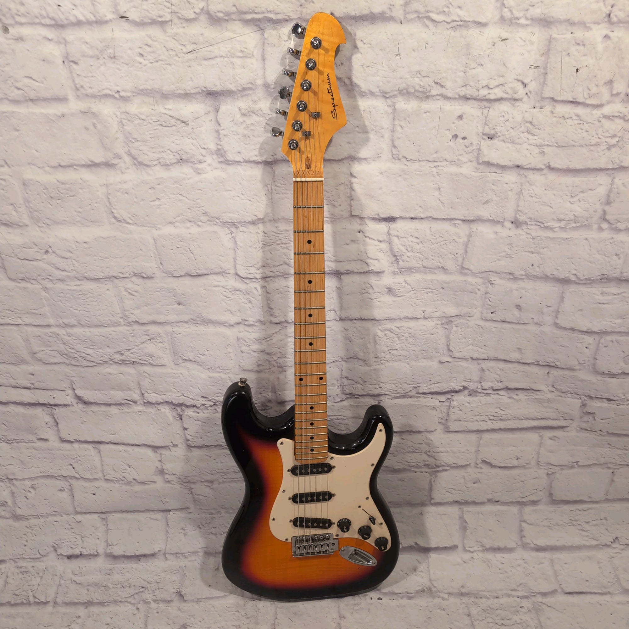 Spectrum Strat Style Electric Guitar Sunburst SHARP FRETS