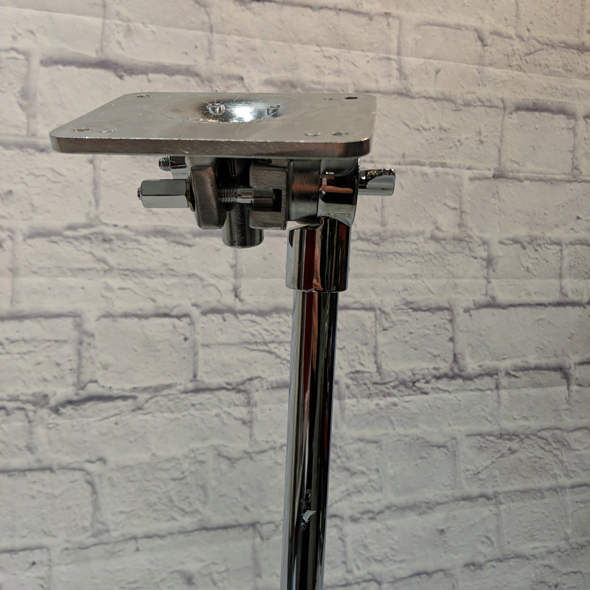 Simmons Pad Stand