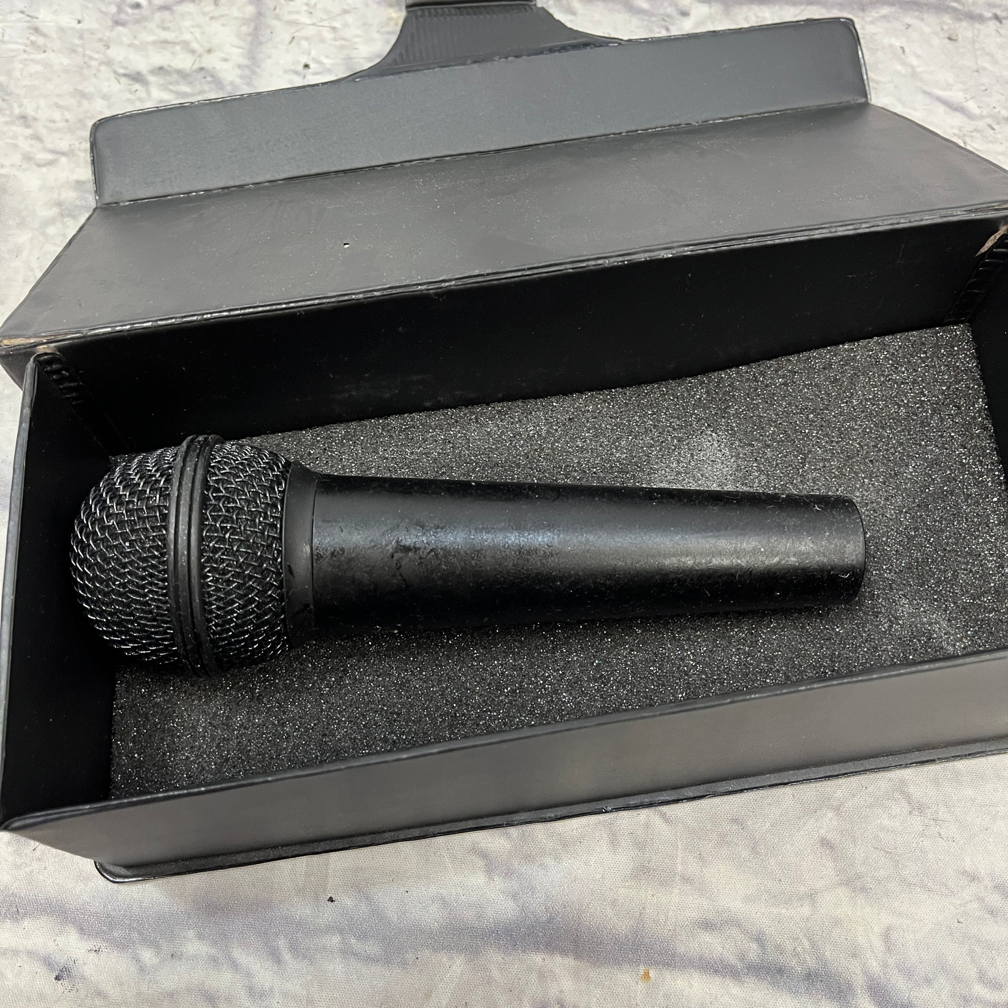 Audio 2000's ADM1062