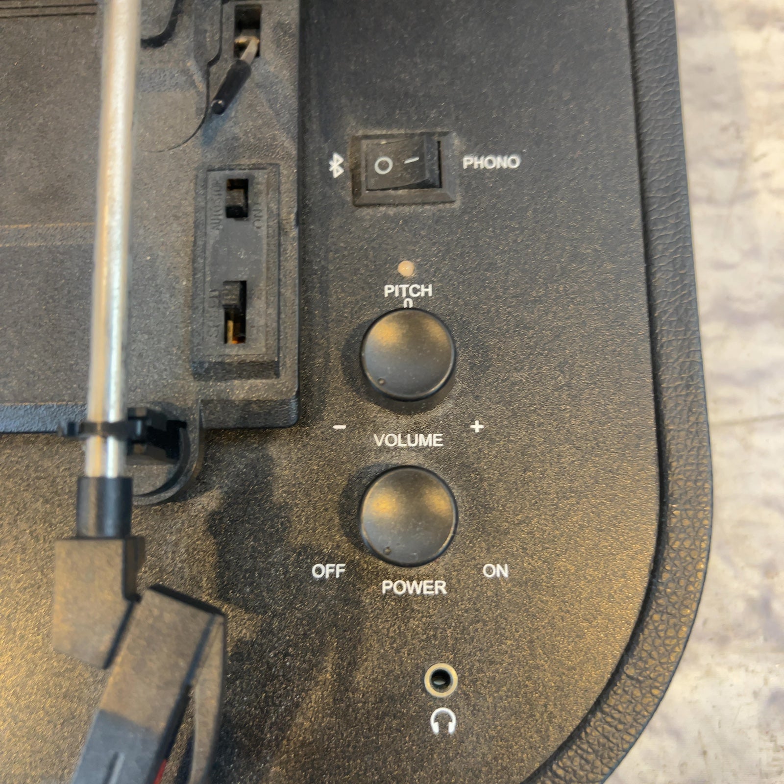 Crosley CR8009A Bluetooth Turntable