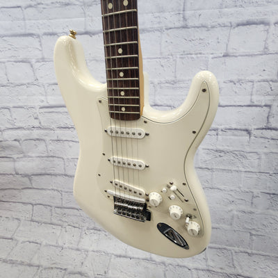 Fender Mexican Roland Ready Strat White Electric Guitar