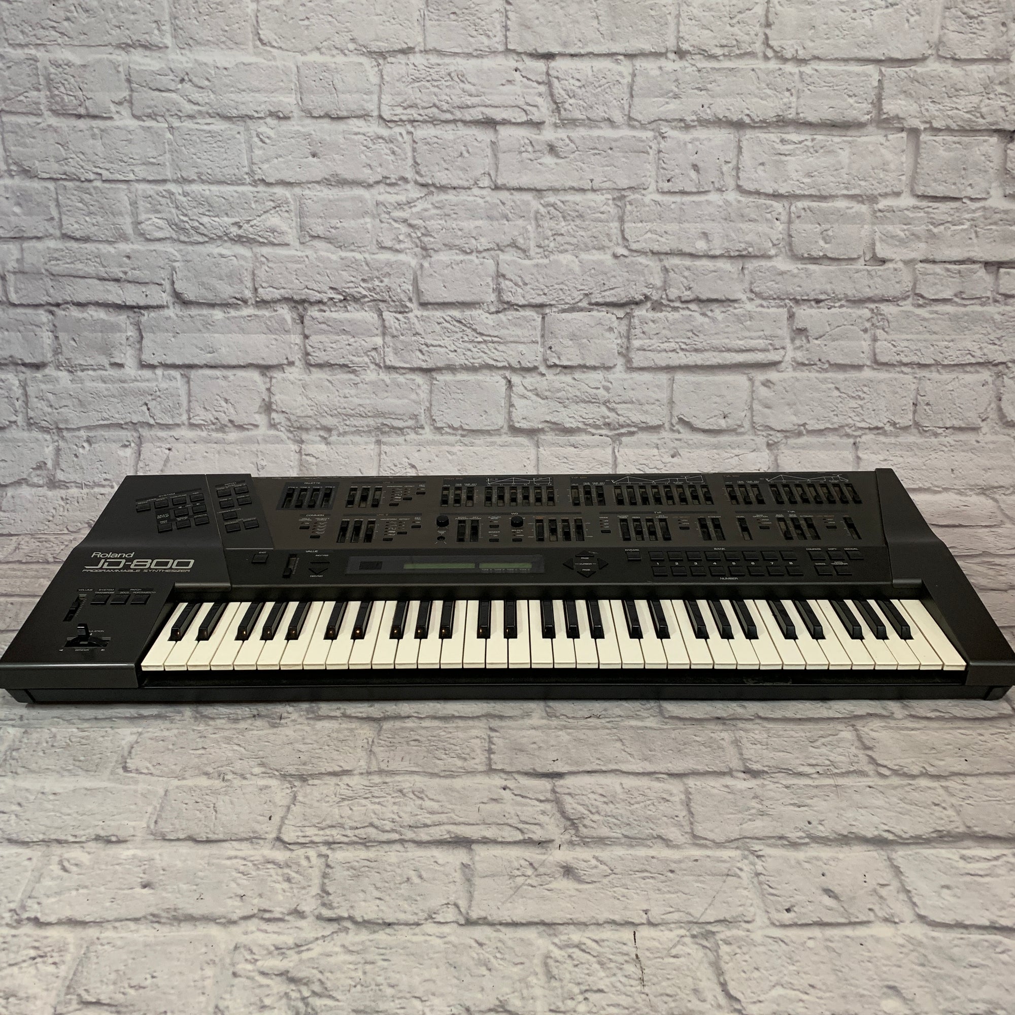 Roland JD-800 Digital Synthesizer
