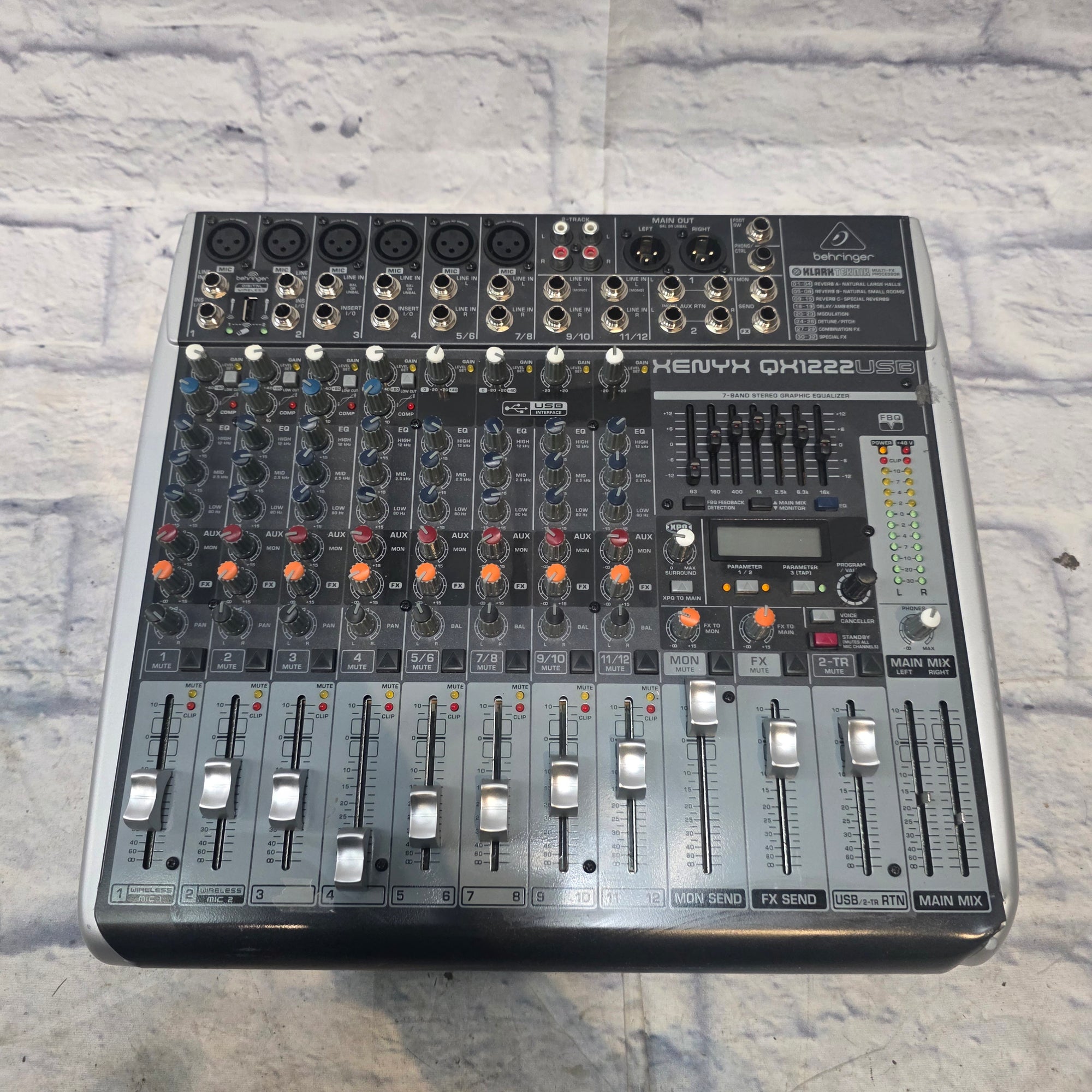 Behringer Xenyyx QX1222USB Mixer