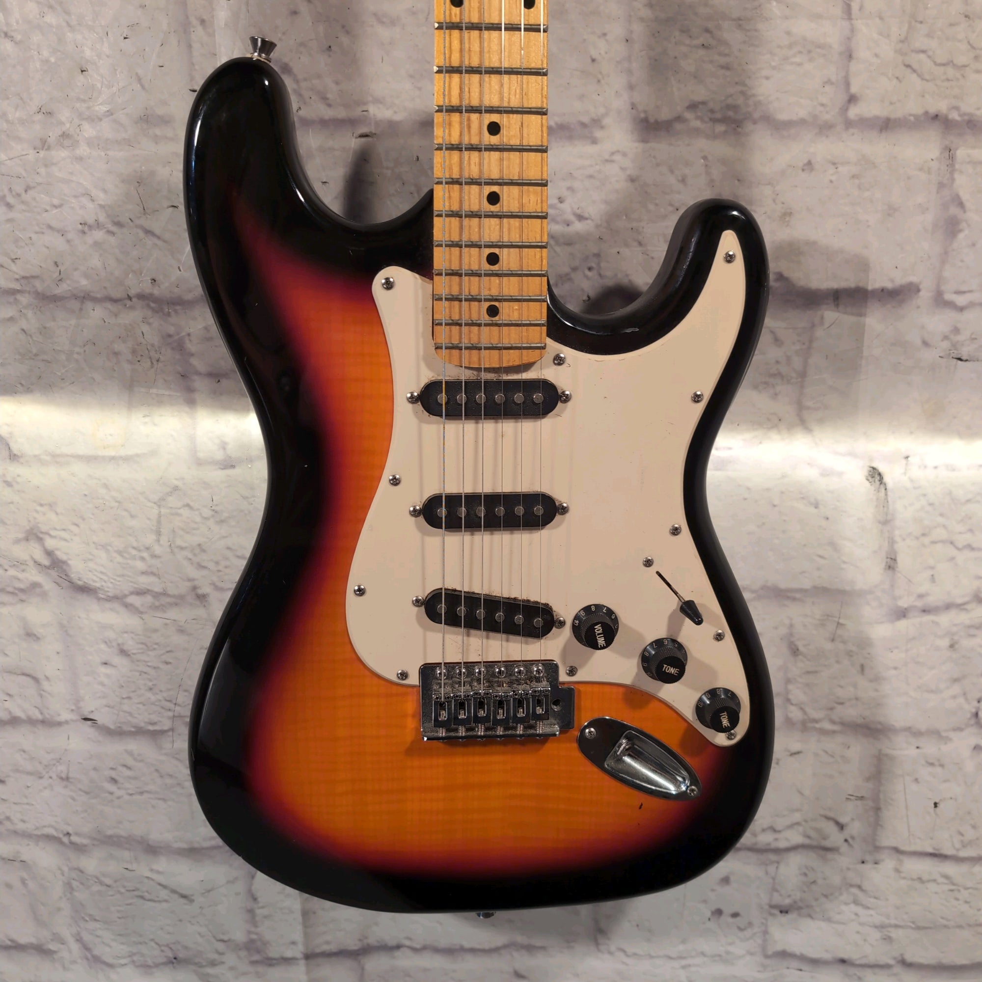 Spectrum Strat Style Electric Guitar Sunburst SHARP FRETS