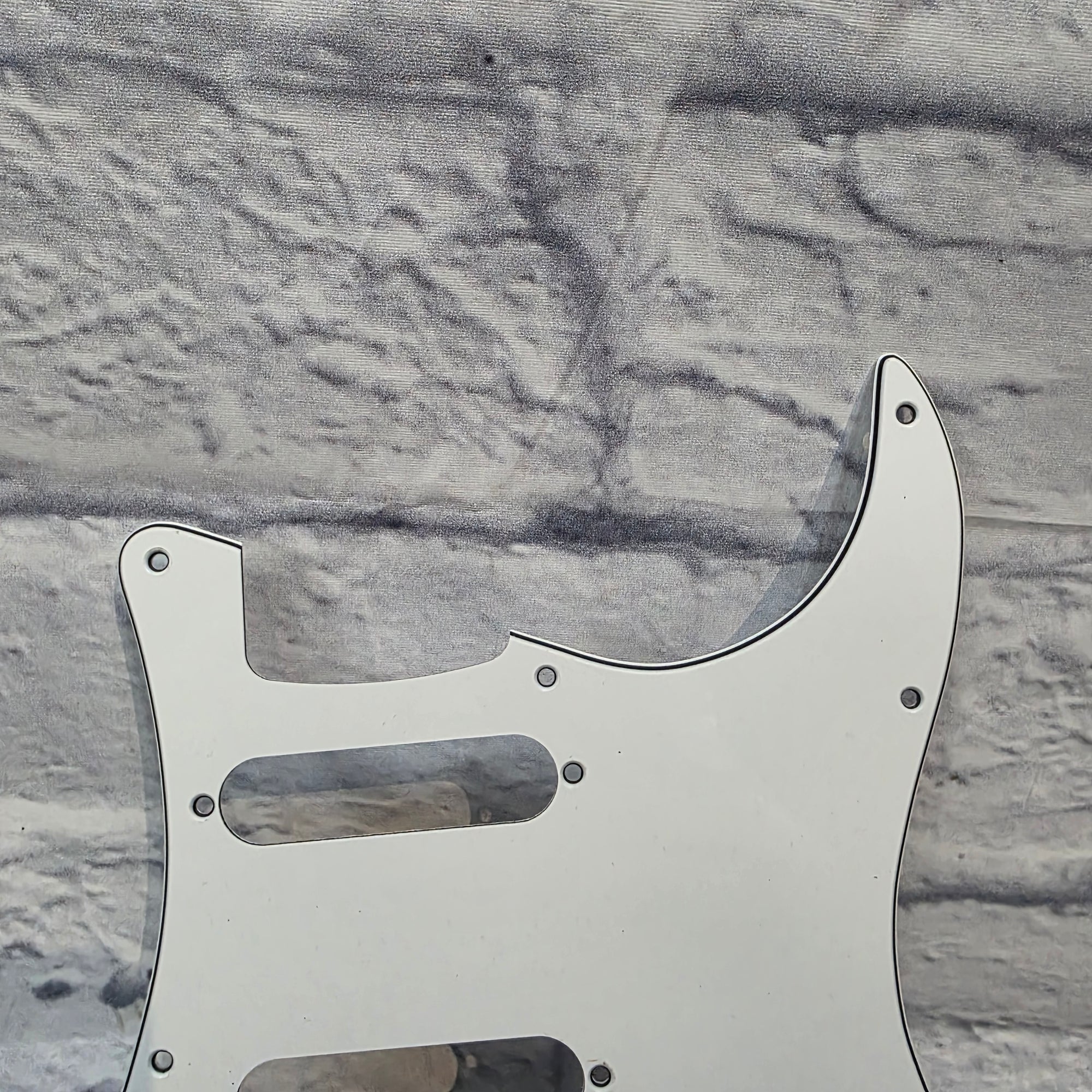 Squier Fender Player Stratocaster Pickguard (25 hole) Ply White Pickguard