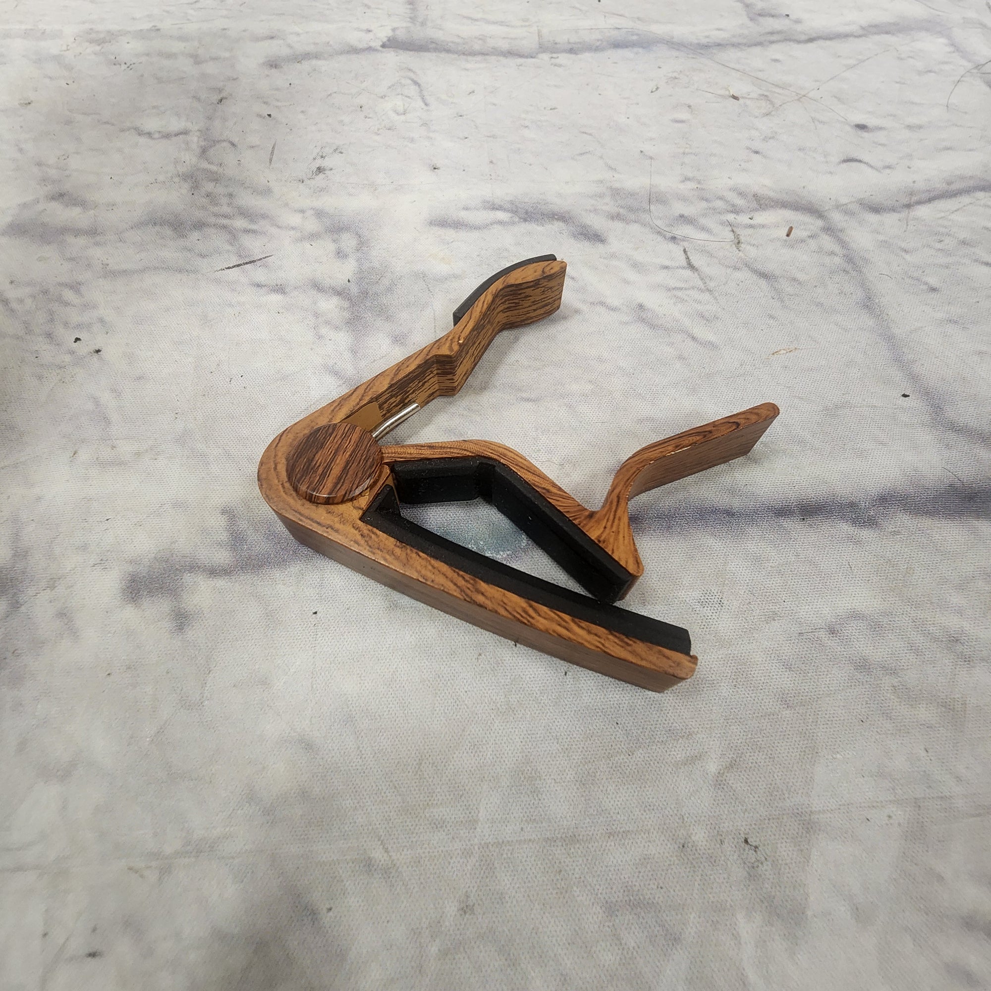 Unknown Wood Grain Capo