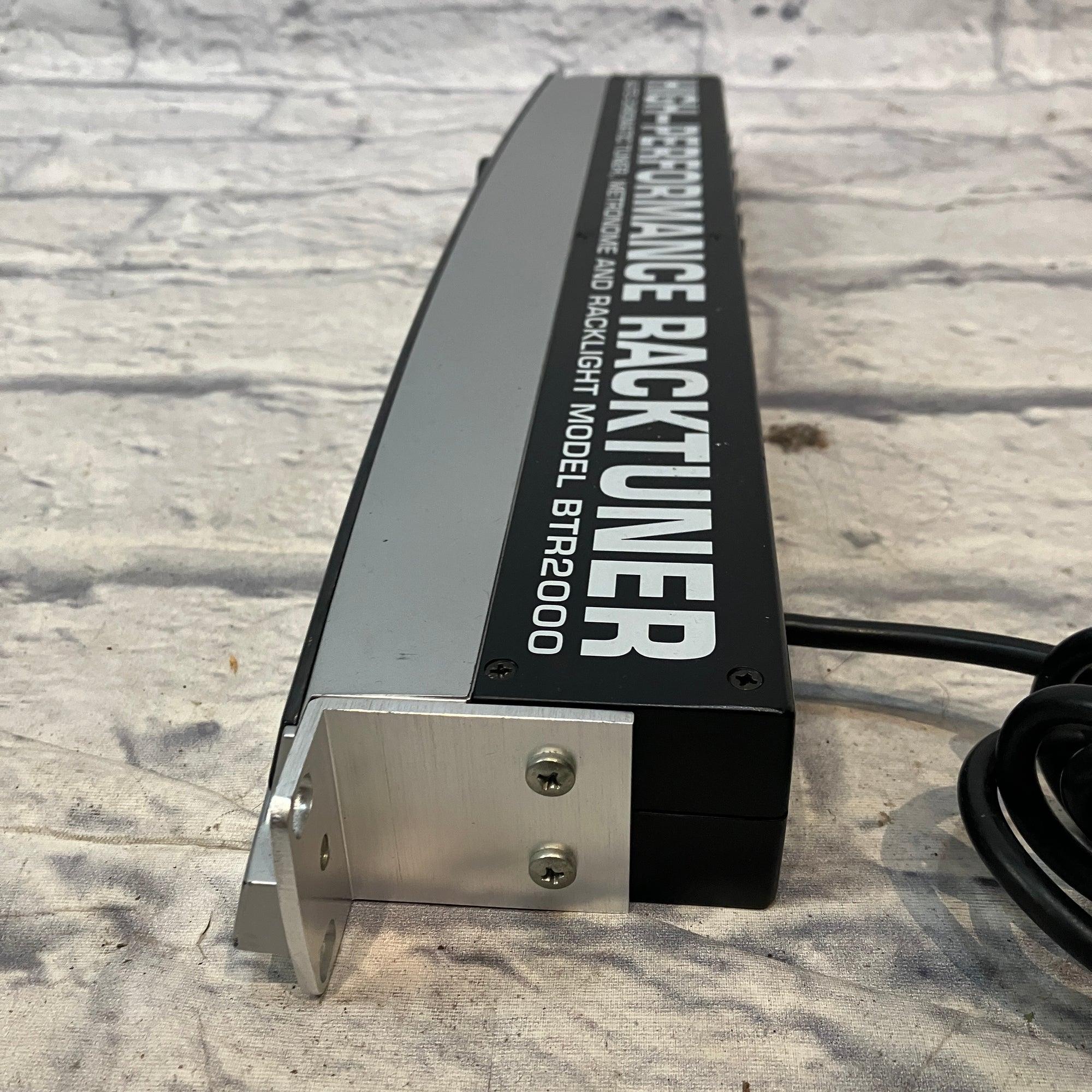 Behringer BTR2000 Racktuner Rack Tuner