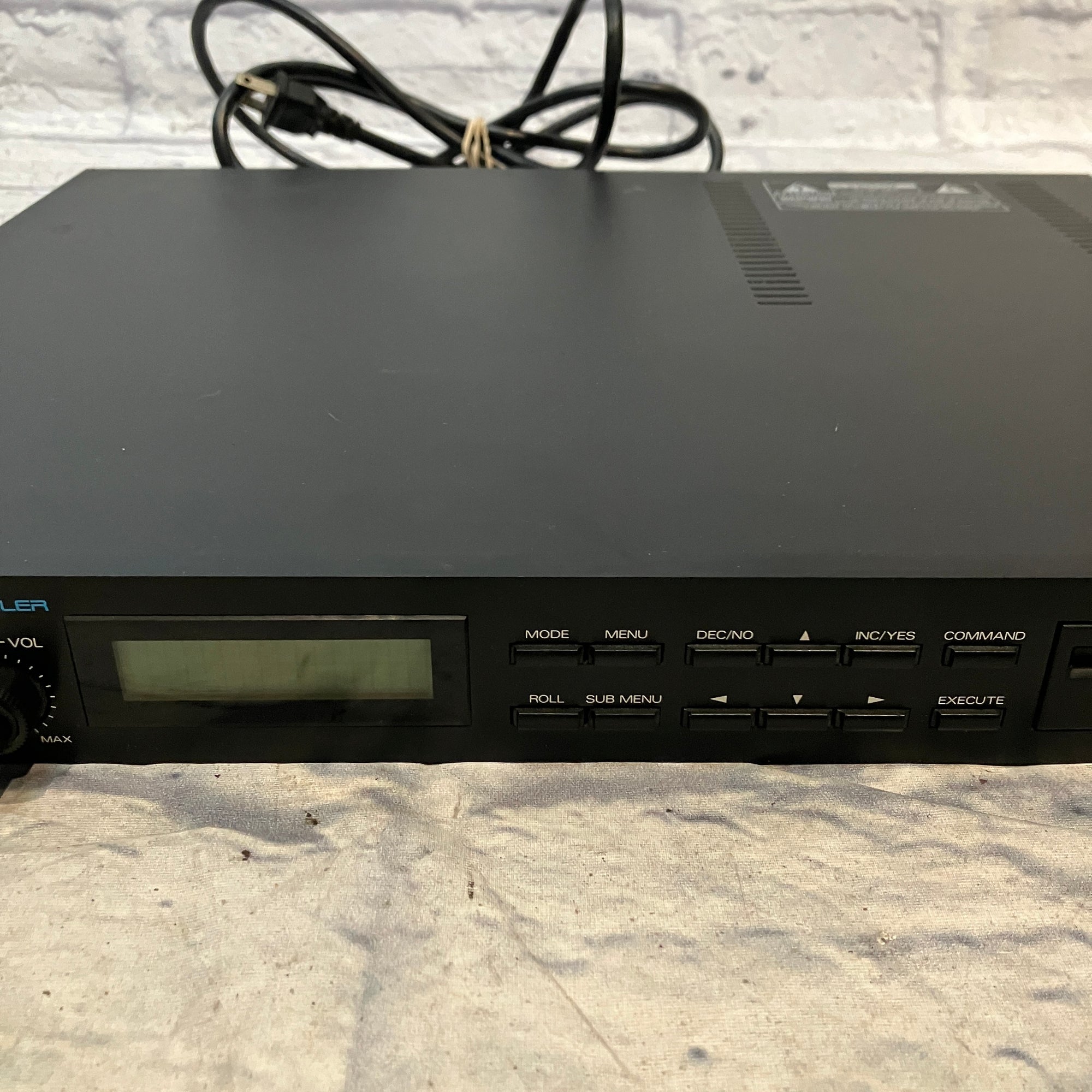 Roland S-330 Digital Synth Sampler