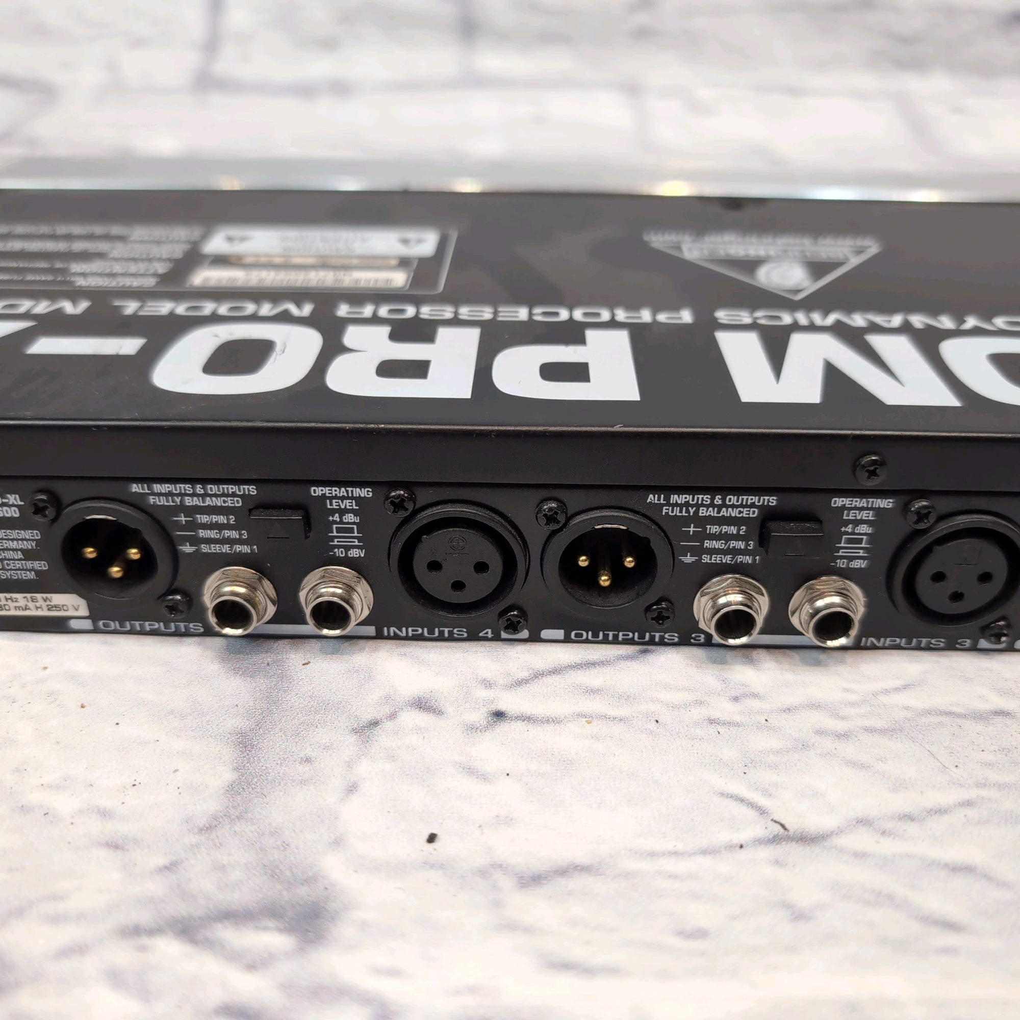 Behringer Multicom Pro XL Rack Compressor