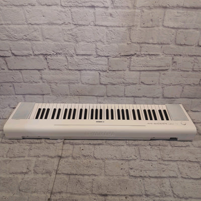 Yamaha Piaggero NP-15 61-Key Portable Keyboard With Power Adapter Regular White