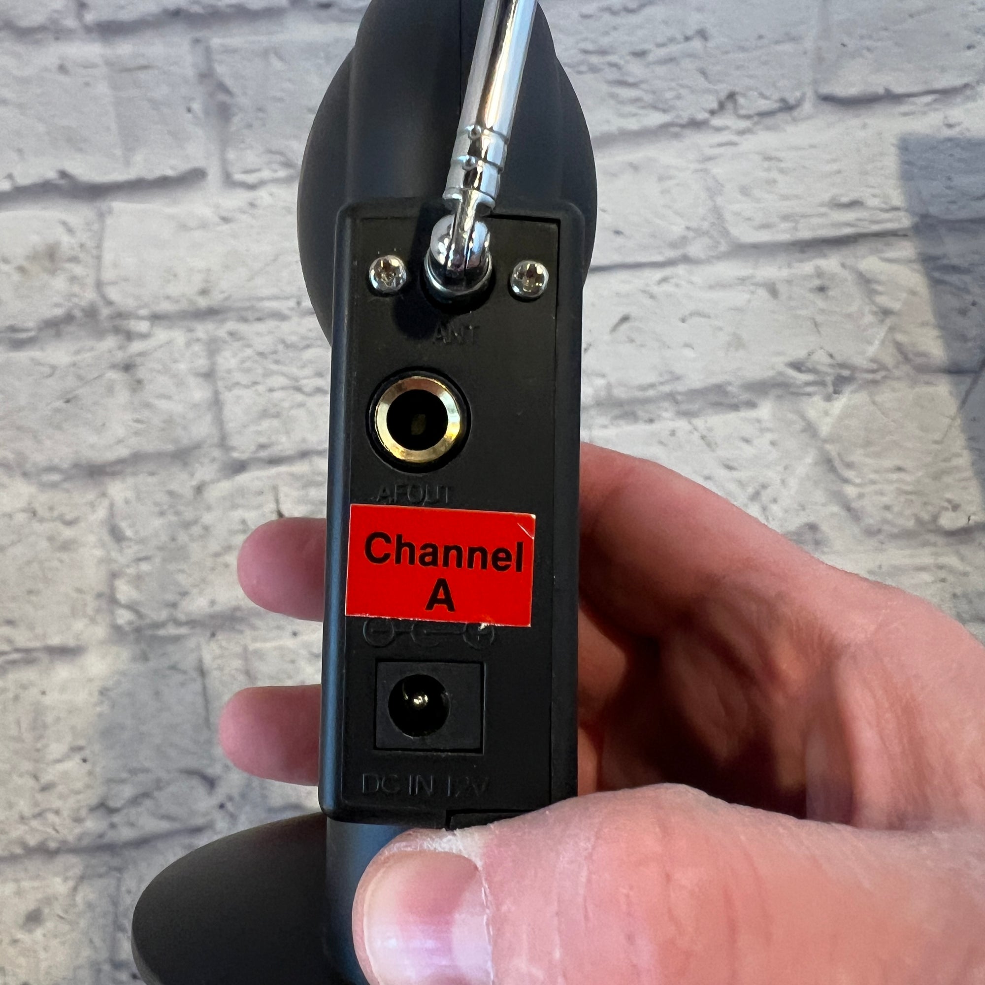 Nady DKW-1 VHF Wireless System w/ Power Supply