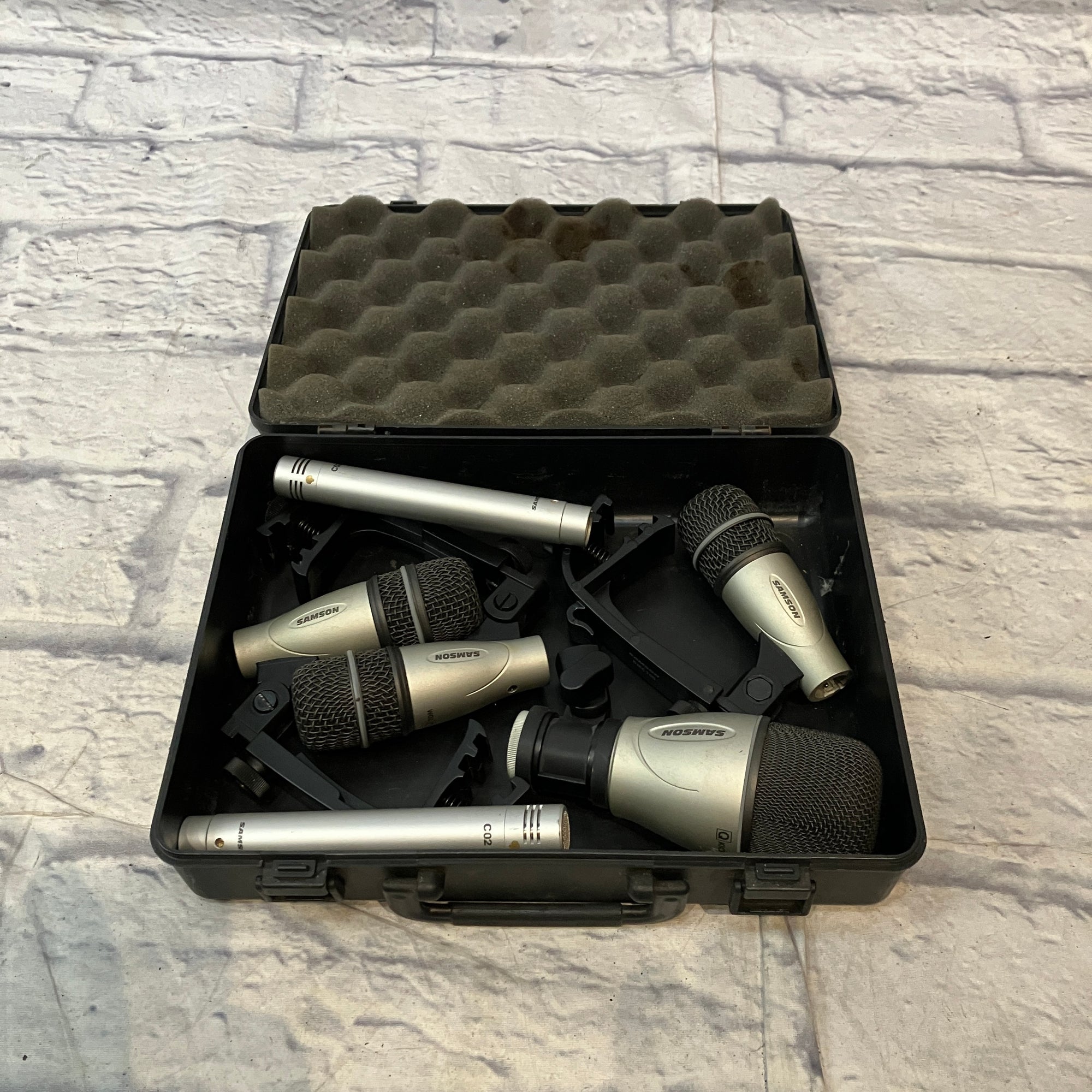 Samson DK707 Piece Drum Mic Set (missing one Tom mic)